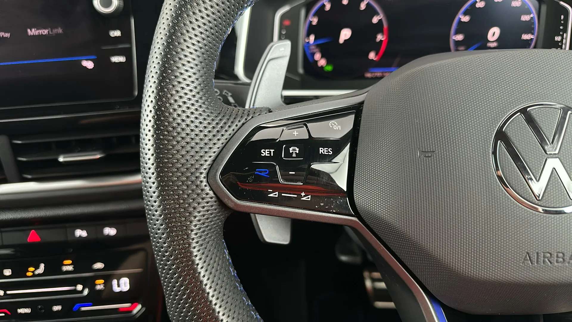 2023 VOLKSWAGEN T-ROC 2023 VOLKSWAGEN T-ROC