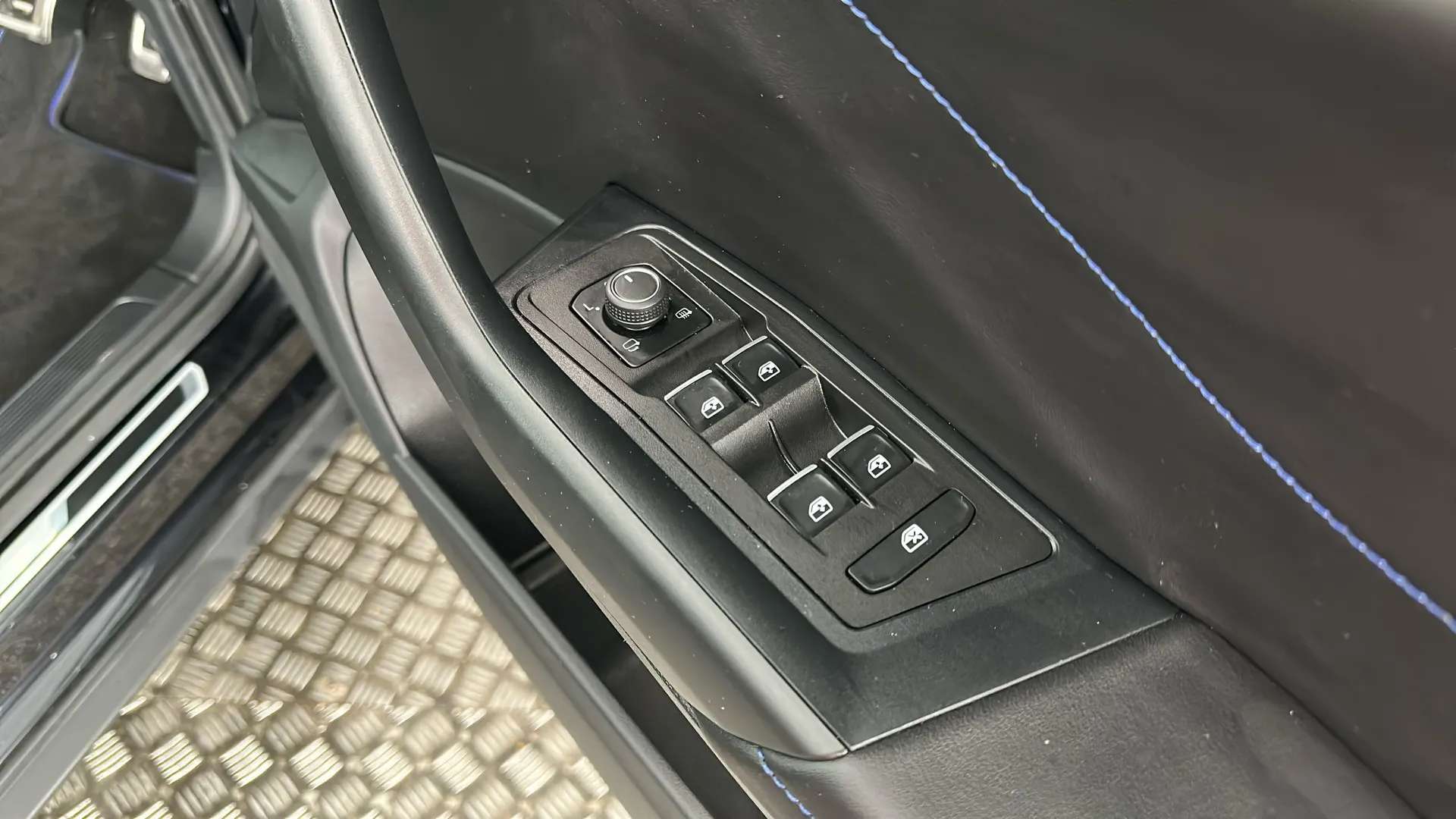 2023 VOLKSWAGEN T-ROC 2023 VOLKSWAGEN T-ROC