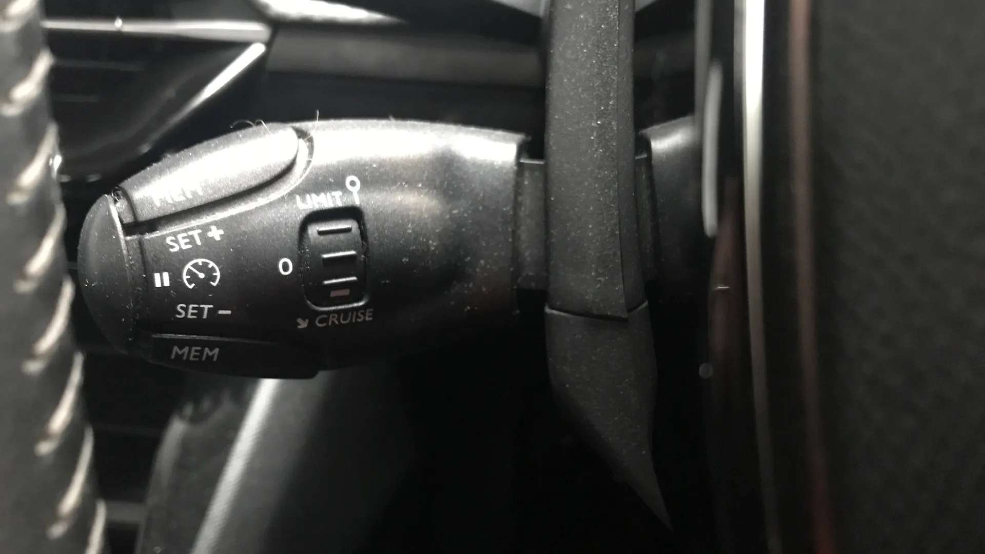 2021 PEUGEOT 2008 2021 PEUGEOT 2008