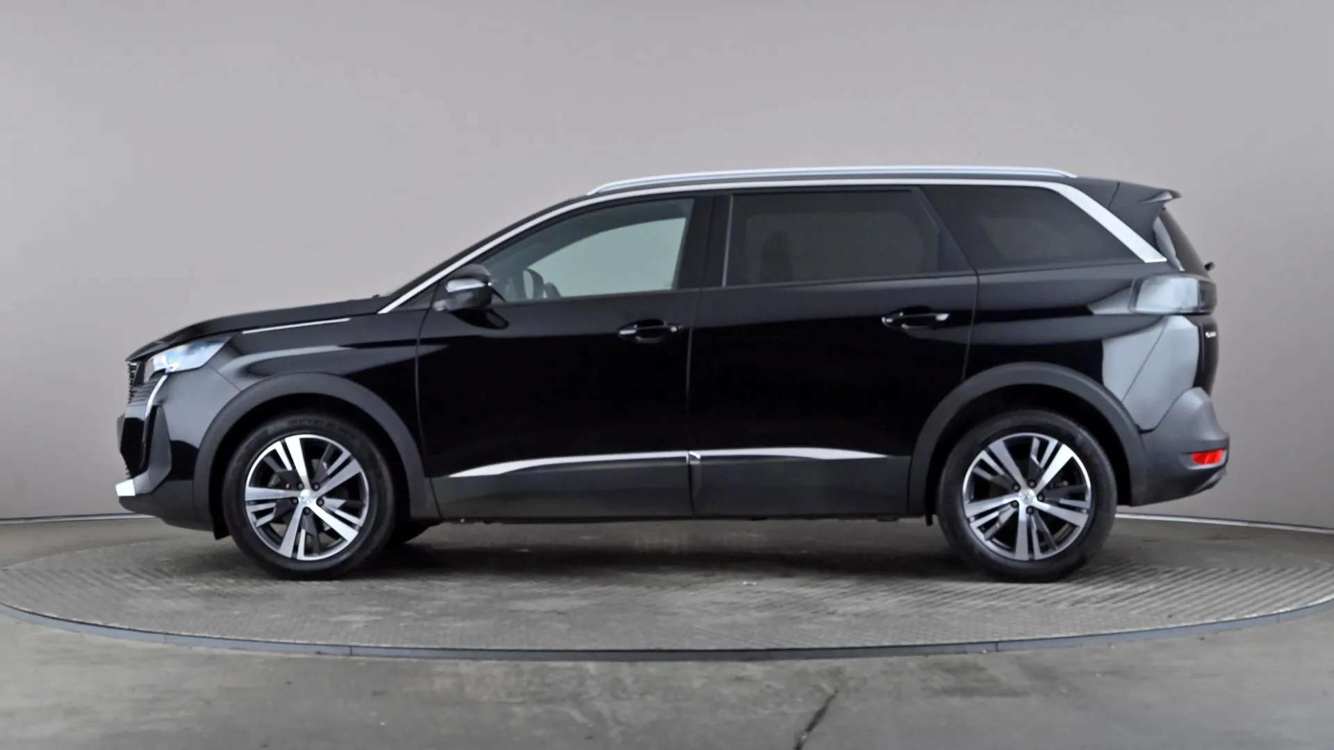 A 2023 PEUGEOT 5008 1.5 BlueHDi Allure EAT8 A 2023 PEUGEOT 5008 1.5 BlueHDi Allure EAT8