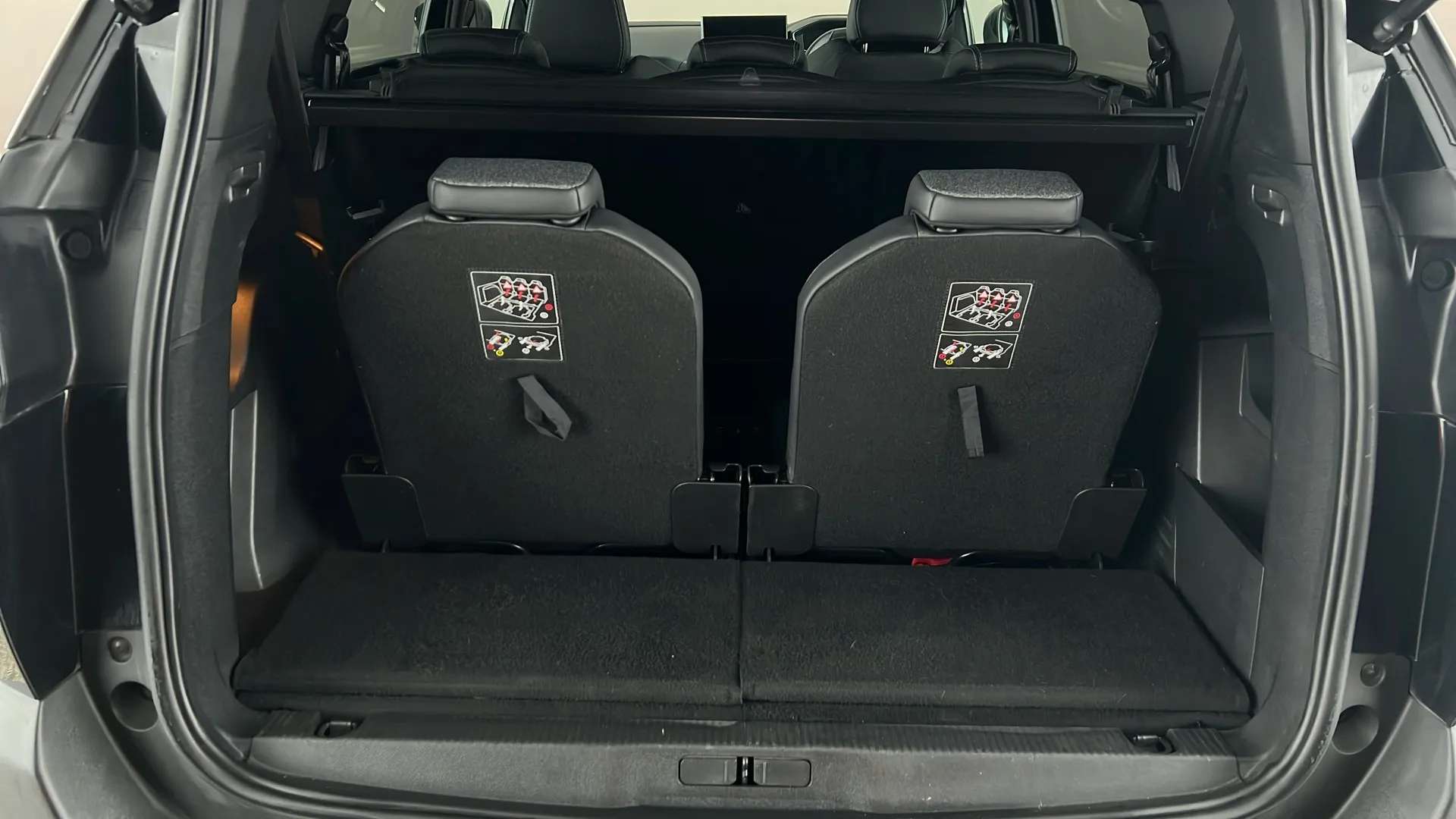 2023 PEUGEOT 5008 2023 PEUGEOT 5008