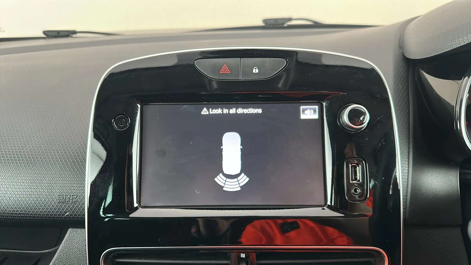 2019 RENAULT CLIO 2019 RENAULT CLIO
