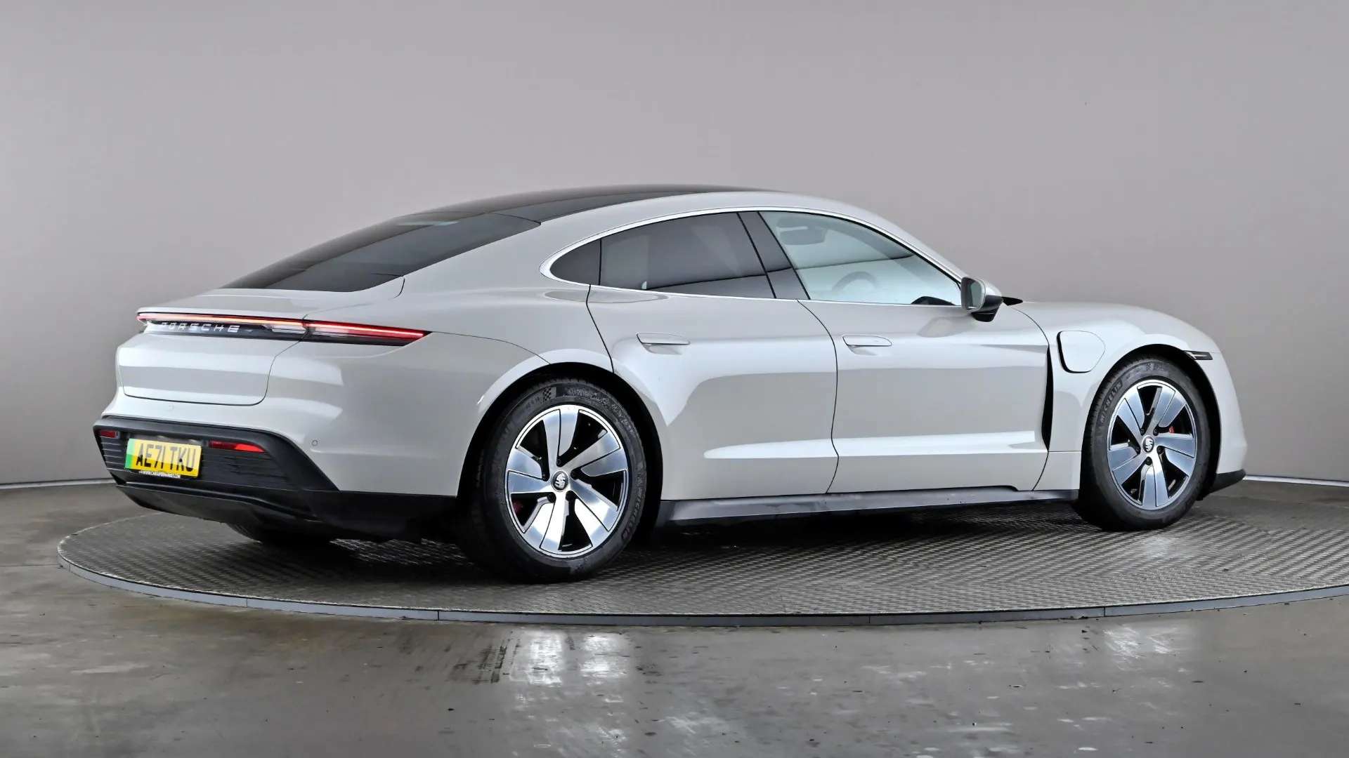 2021 PORSCHE TAYCAN 2021 PORSCHE TAYCAN