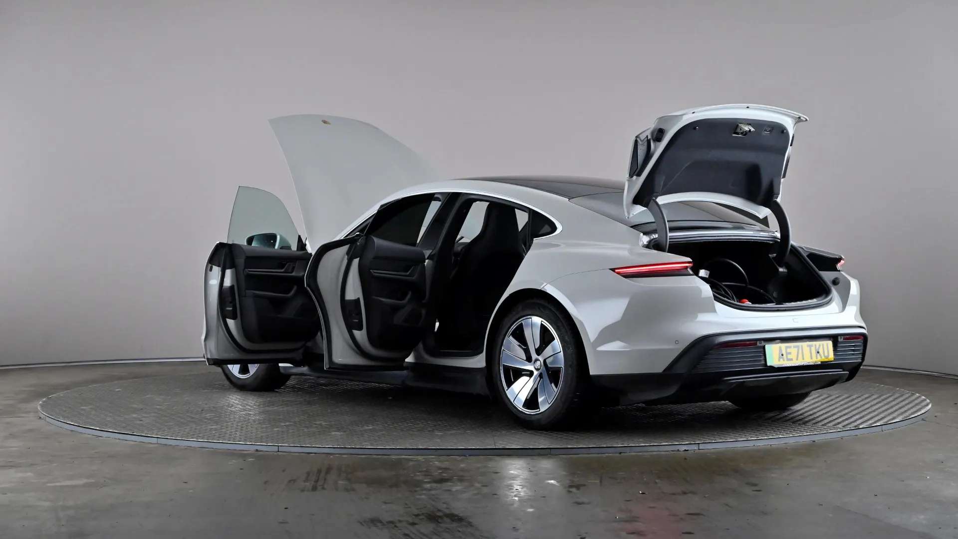 2021 PORSCHE TAYCAN 2021 PORSCHE TAYCAN