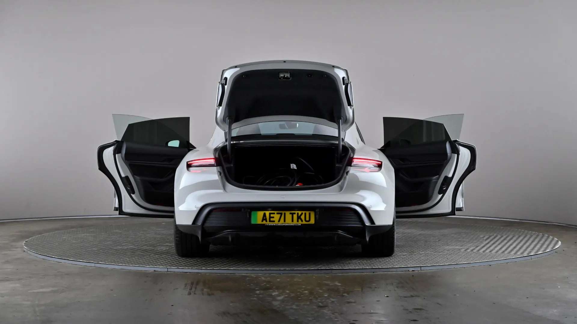 2021 PORSCHE TAYCAN 2021 PORSCHE TAYCAN