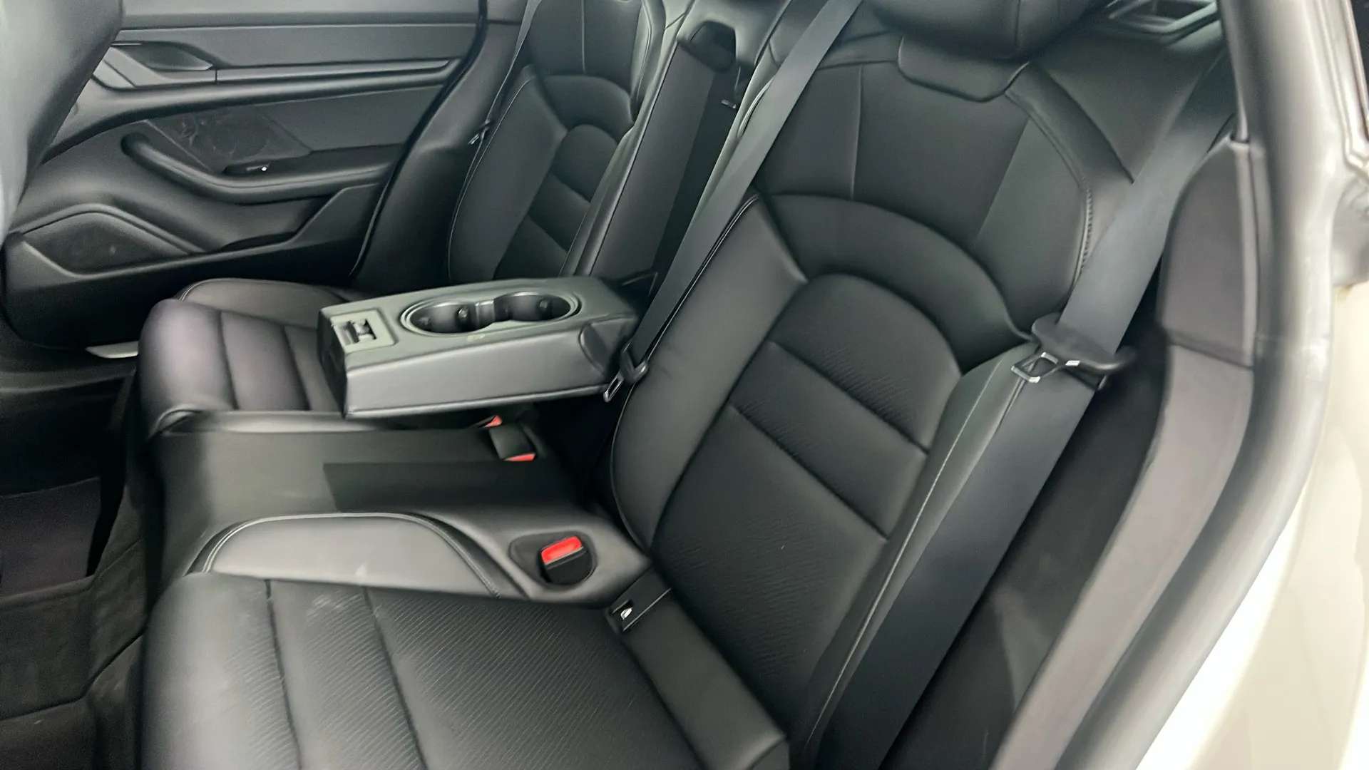 2021 PORSCHE TAYCAN 2021 PORSCHE TAYCAN