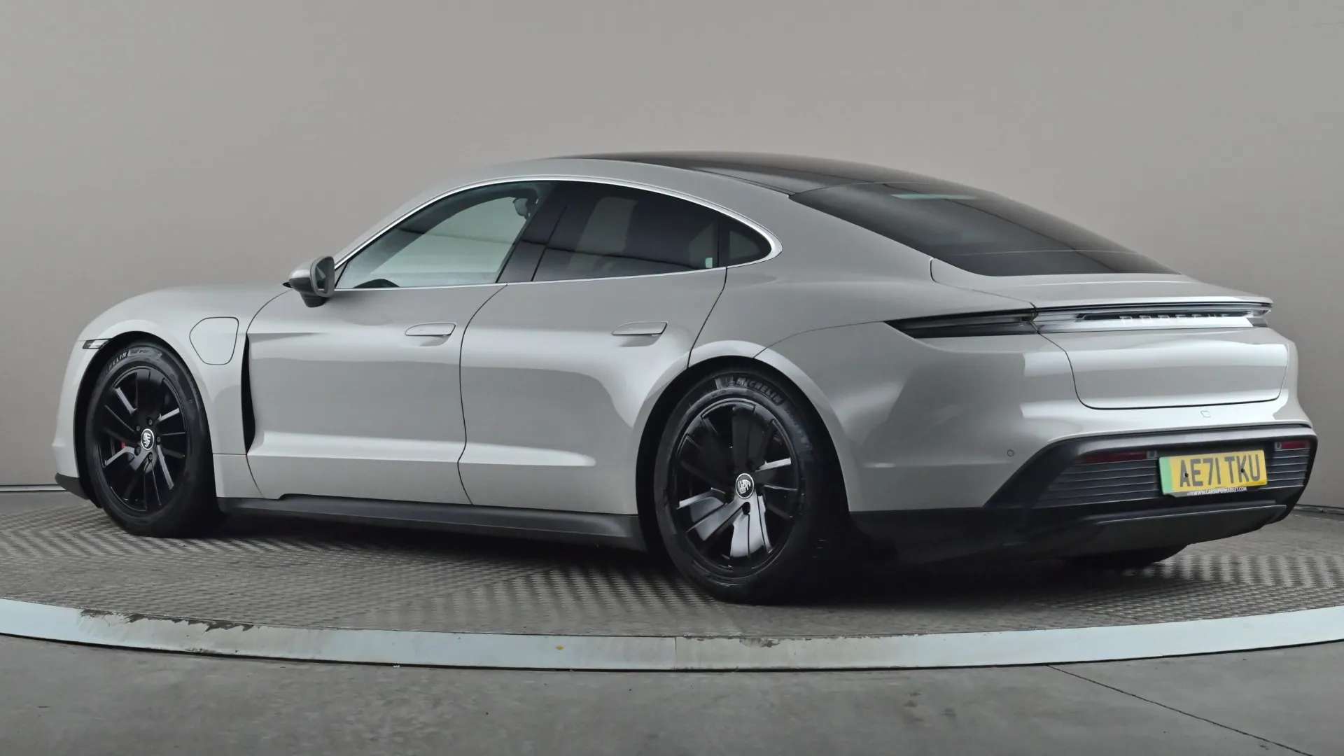 A 2021 PORSCHE TAYCAN 420kW 4S 93kWh Auto A 2021 PORSCHE TAYCAN 420kW 4S 93kWh Auto