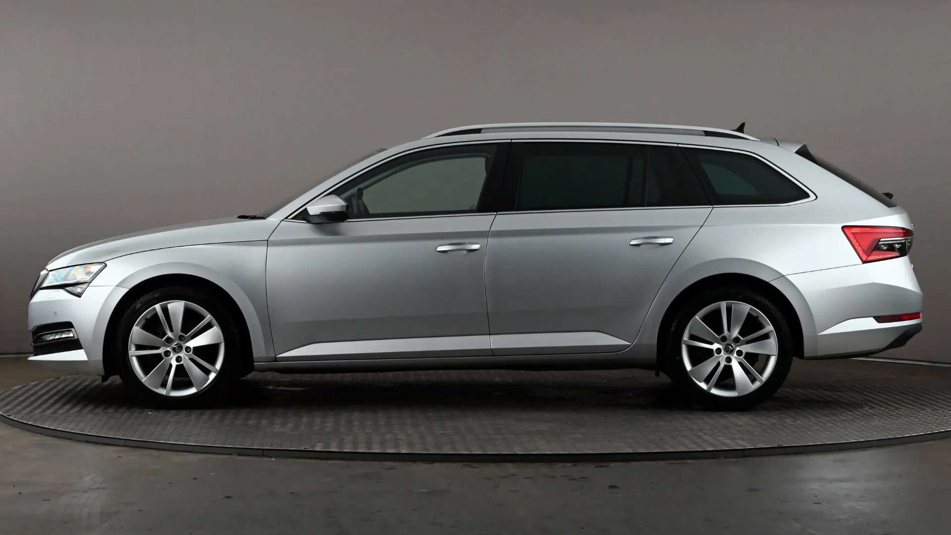 A 2020 SKODA SUPERB 2.0 TDI CR SE L A 2020 SKODA SUPERB 2.0 TDI CR SE L