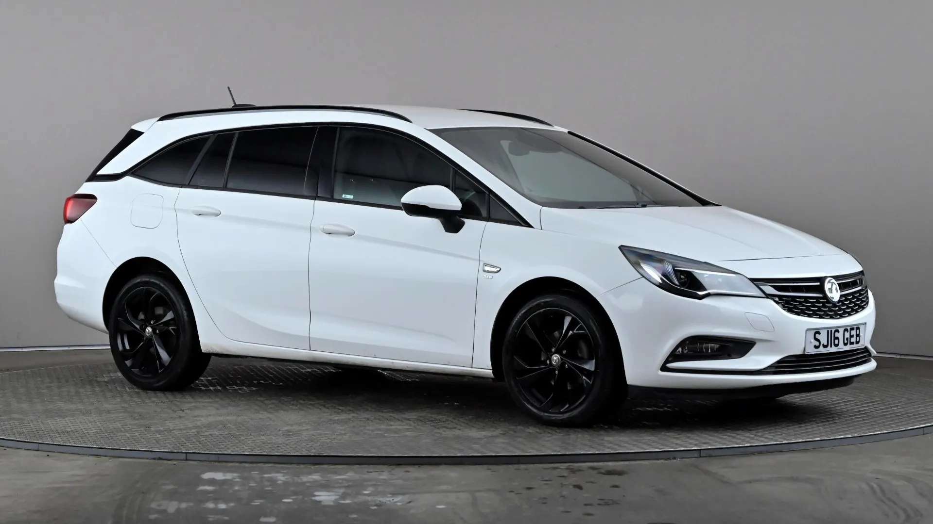 A 2016 VAUXHALL ASTRA 1.4T 16V 150 SRi A 2016 VAUXHALL ASTRA 1.4T 16V 150 SRi