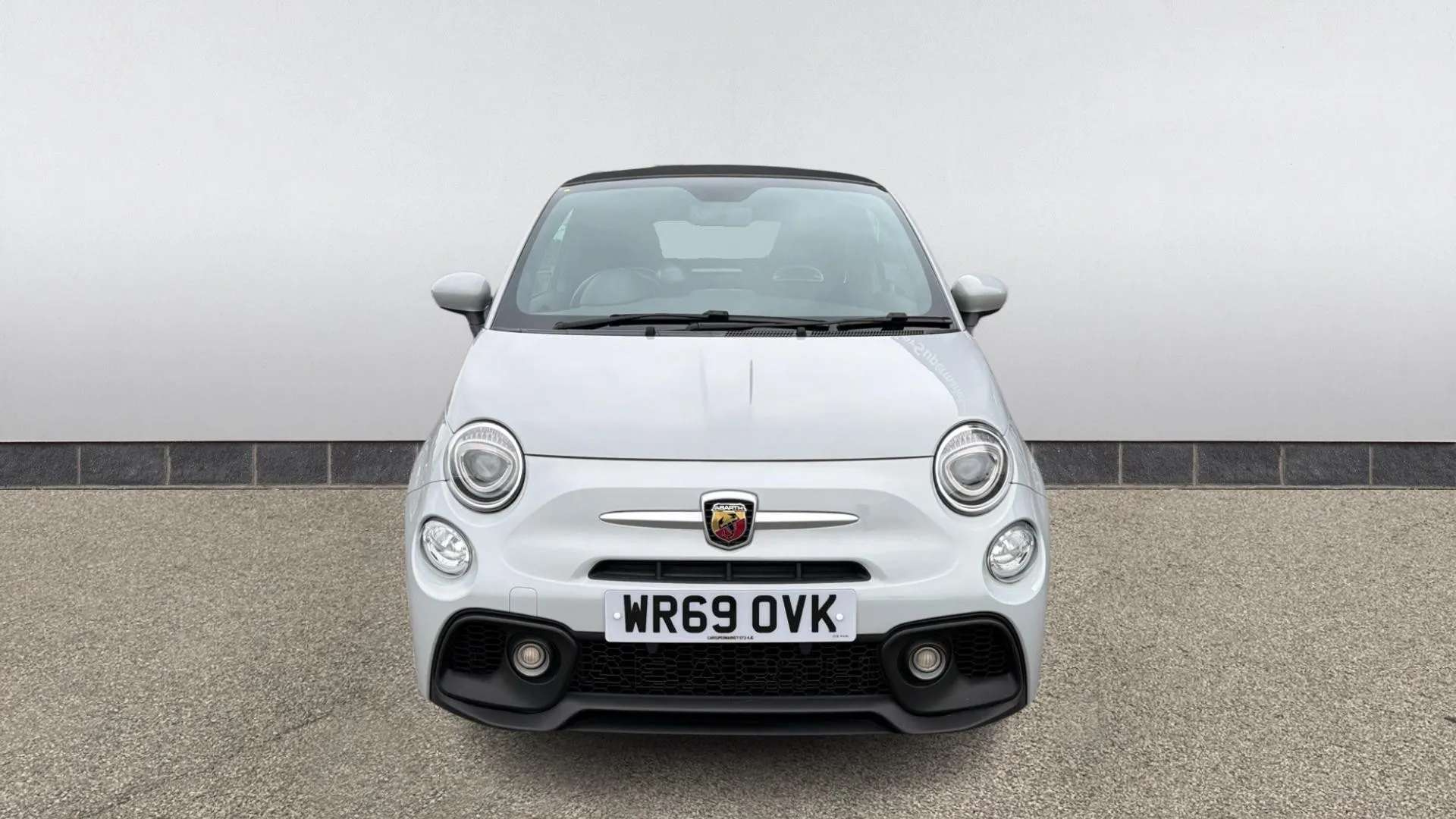 A 2019 ABARTH 595 1.4 T-Jet 145 A 2019 ABARTH 595 1.4 T-Jet 145