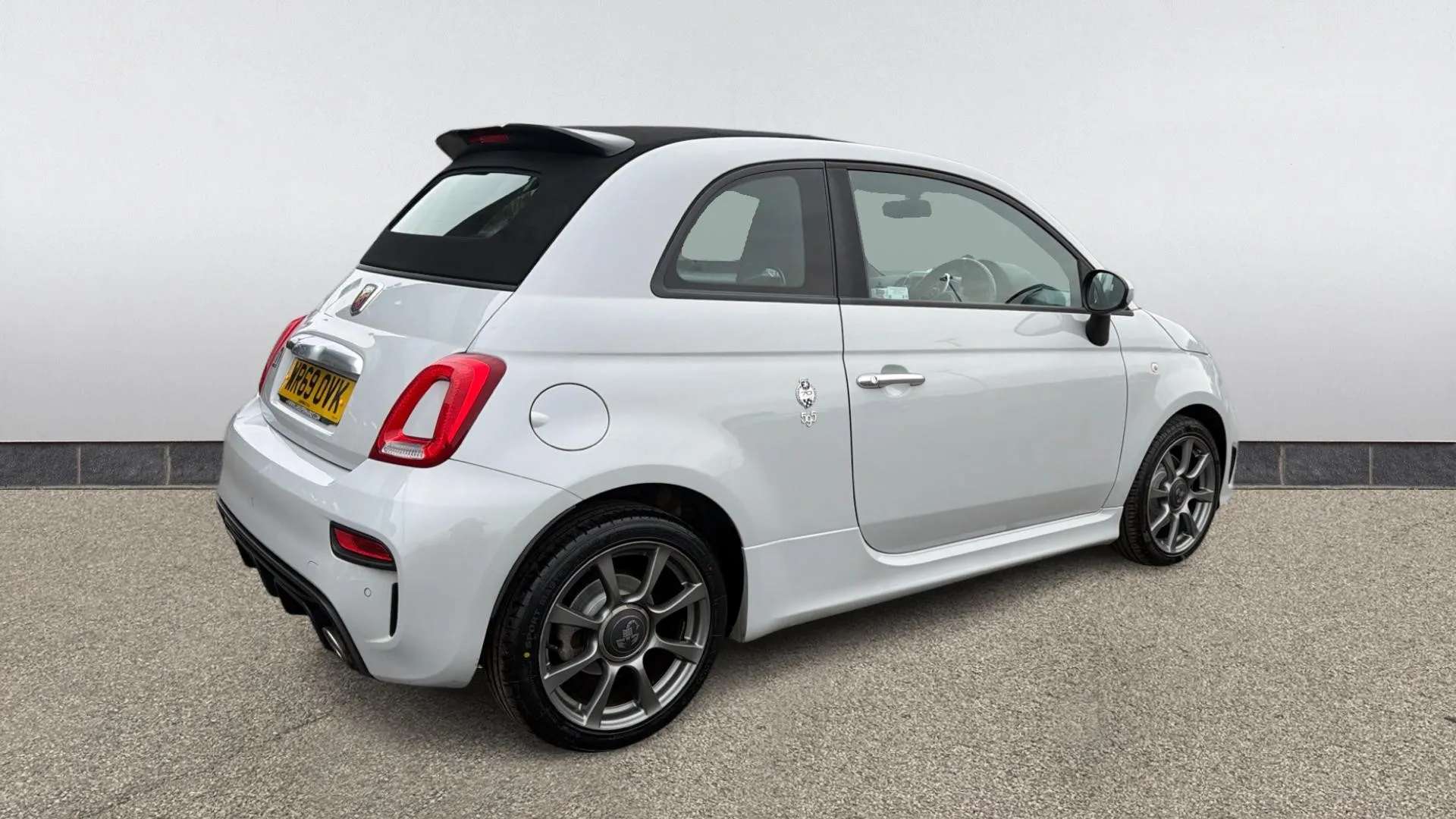 2019 ABARTH 595 2019 ABARTH 595