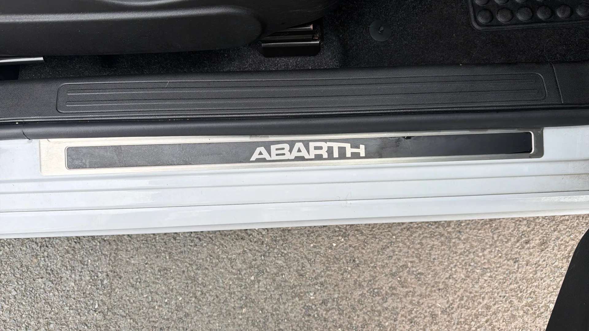 2019 ABARTH 595 2019 ABARTH 595
