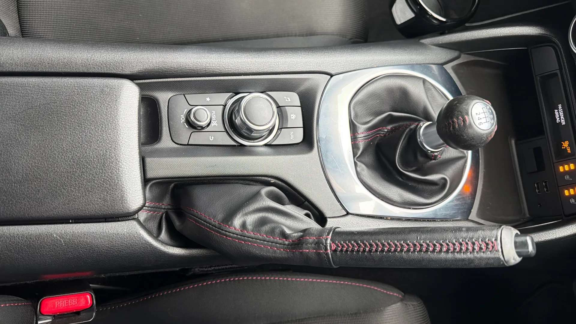 2018 MAZDA MX-5 2018 MAZDA MX-5