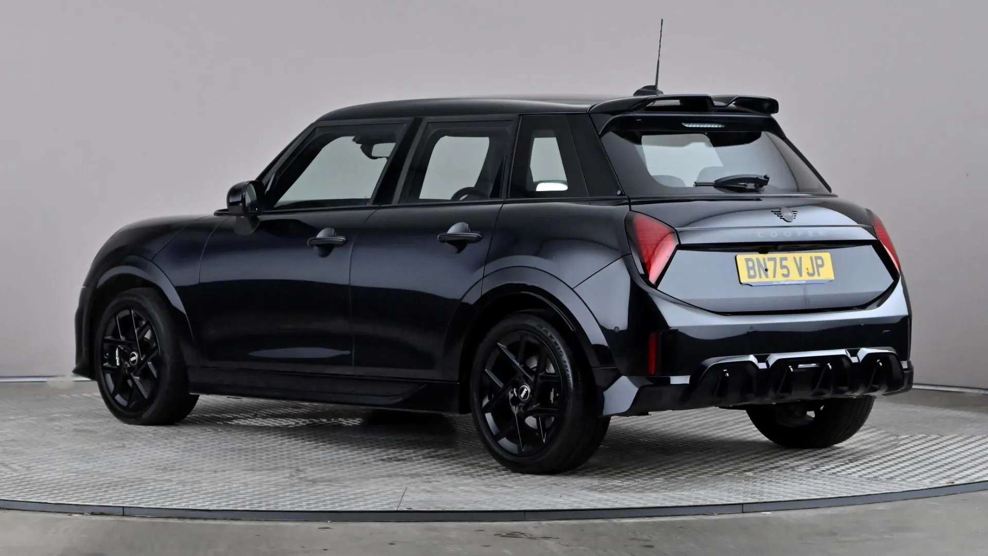 A 2025 MINI COOPER 1.5 C Sport Auto A 2025 MINI COOPER 1.5 C Sport Auto