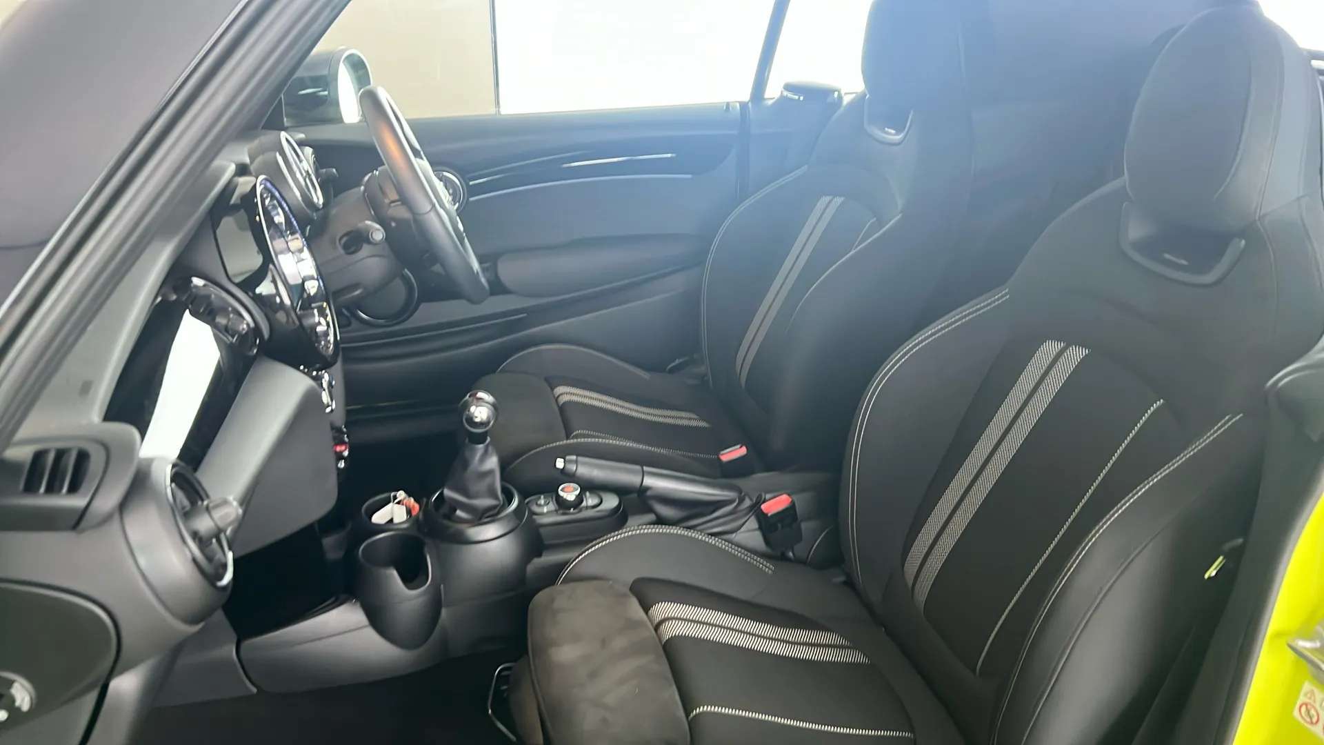 2021 MINI CONVERTIBLE 2021 MINI CONVERTIBLE