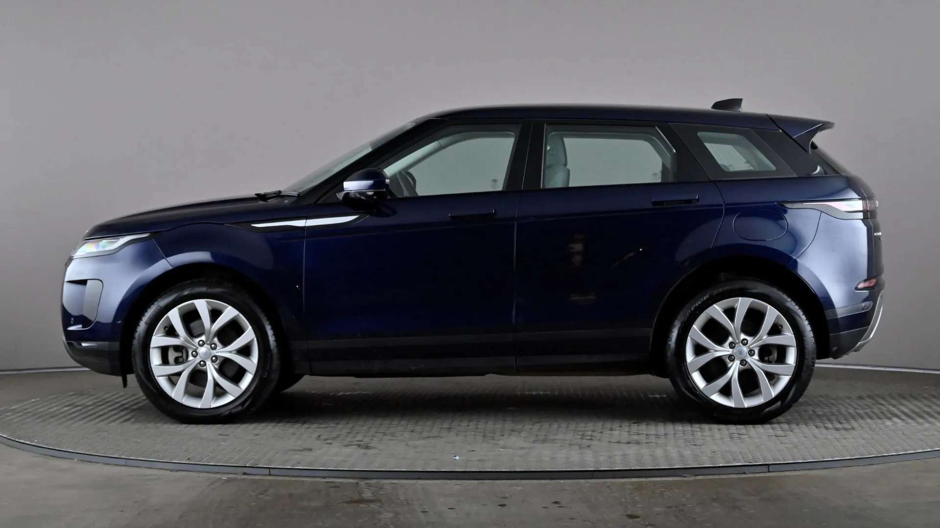 A 2021 LAND ROVER RANGE ROVER EVOQUE 1.5 P300e SE Auto A 2021 LAND ROVER RANGE ROVER EVOQUE 1.5 P300e SE Auto
