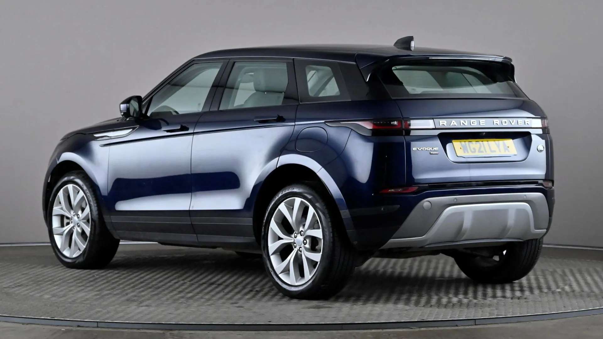 A 2021 LAND ROVER RANGE ROVER EVOQUE 1.5 P300e SE Auto A 2021 LAND ROVER RANGE ROVER EVOQUE 1.5 P300e SE Auto
