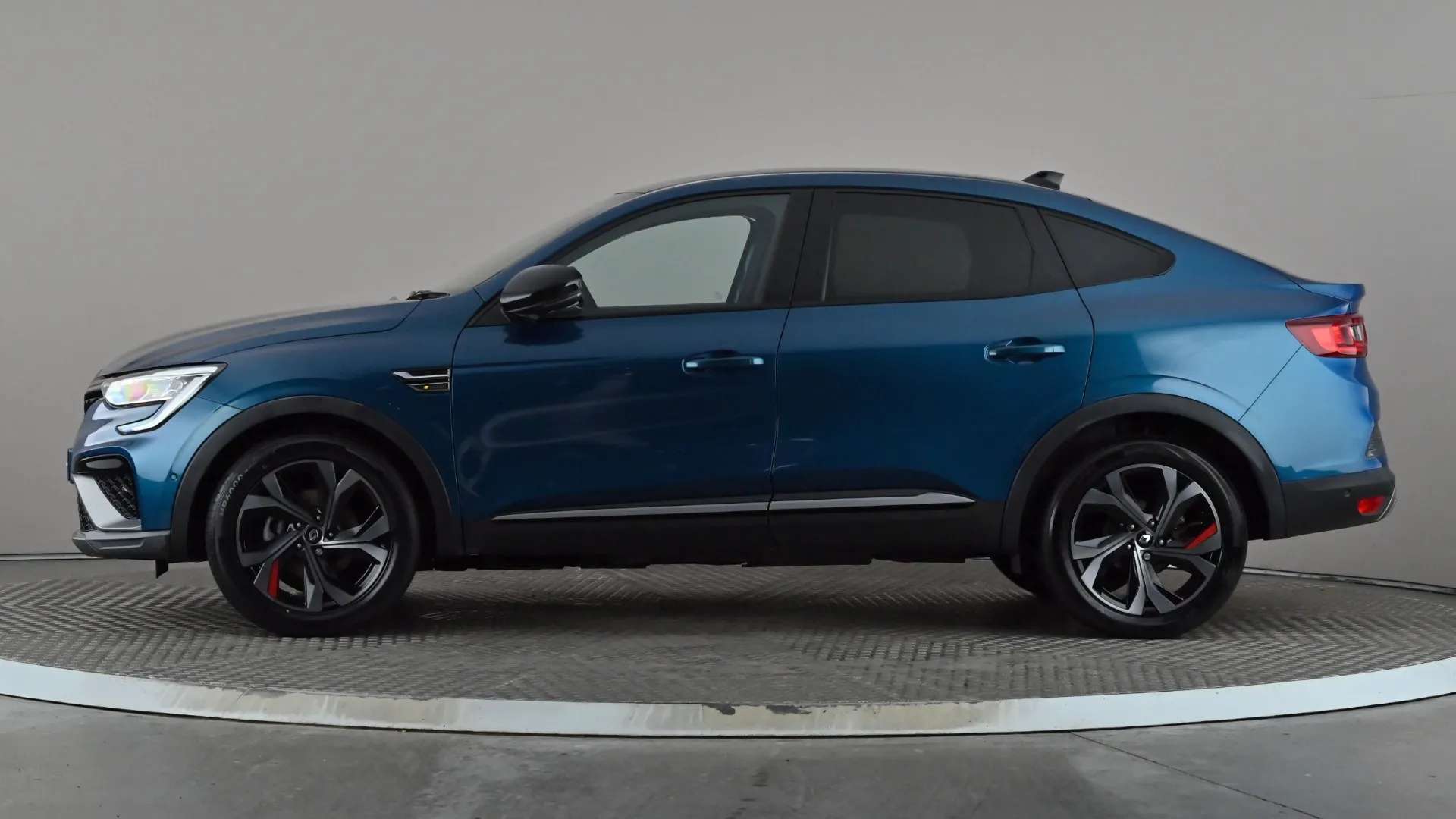 A 2022 RENAULT ARKANA 1.6 E-TECH Hybrid 145 R.S. Line Auto A 2022 RENAULT ARKANA 1.6 E-TECH Hybrid 145 R.S. Line Auto