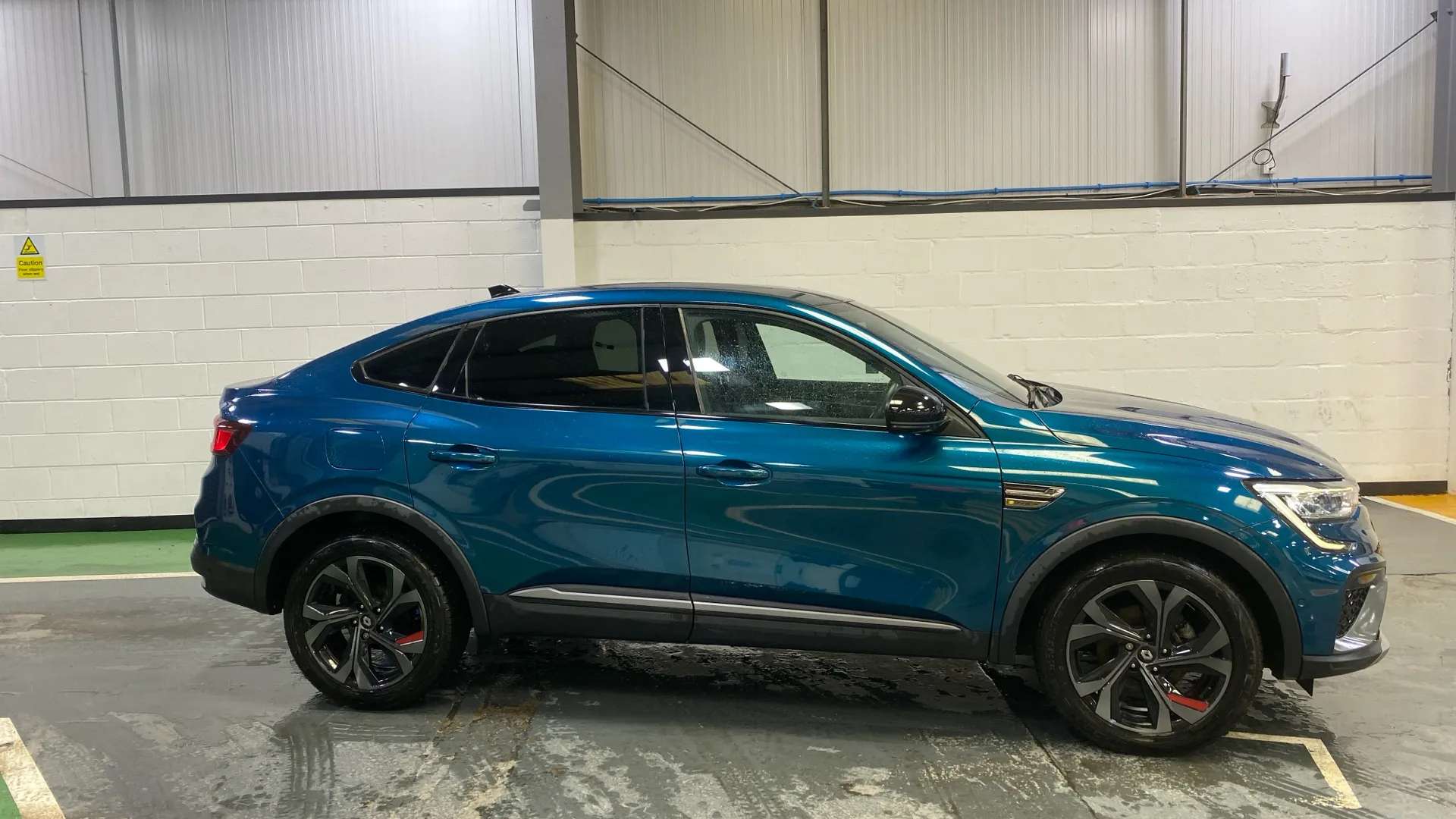 A 2022 RENAULT ARKANA 1.6 E-TECH Hybrid 145 R.S. Line Auto A 2022 RENAULT ARKANA 1.6 E-TECH Hybrid 145 R.S. Line Auto