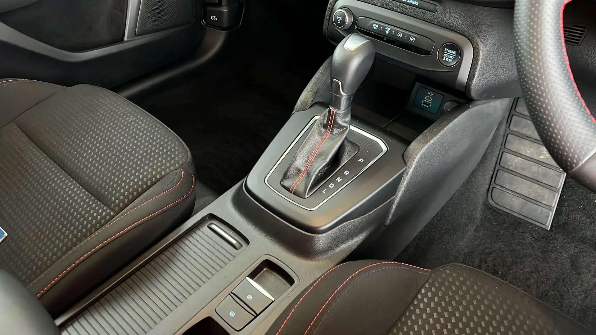 2024 FORD FOCUS 2024 FORD FOCUS