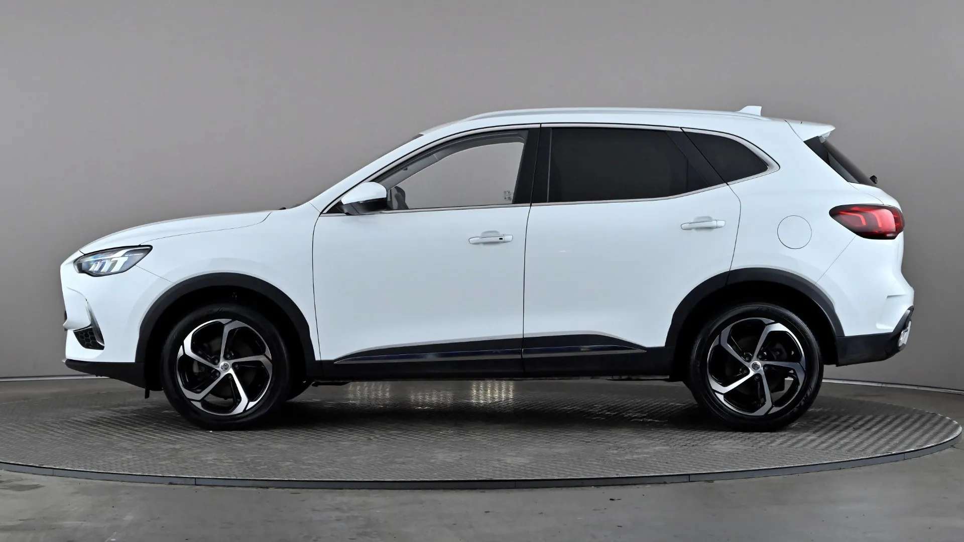 A 2024 MG MOTOR UK HS 1.5 T-GDI Trophy A 2024 MG MOTOR UK HS 1.5 T-GDI Trophy