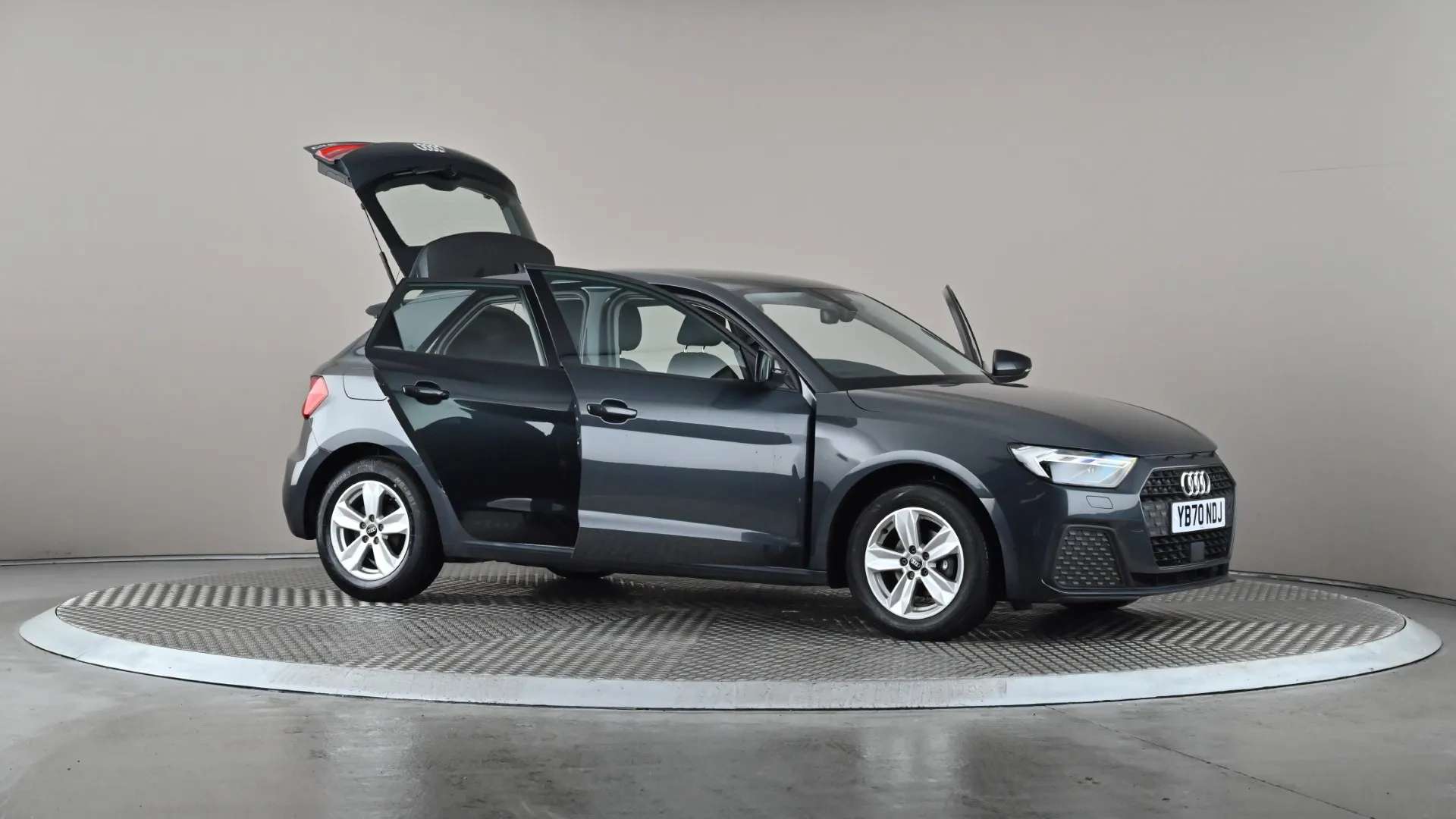 2021 AUDI A1 2021 AUDI A1