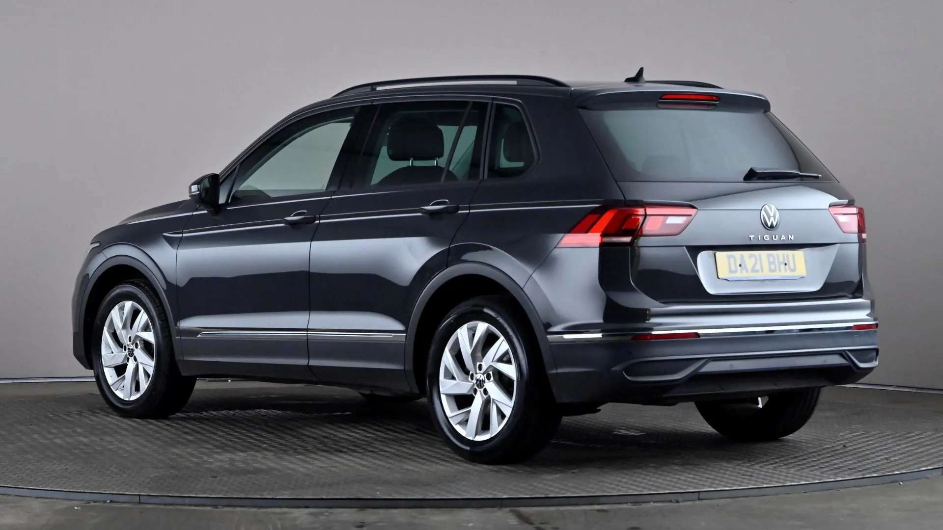 A 2021 VOLKSWAGEN TIGUAN 1.5 TSI 150 Life A 2021 VOLKSWAGEN TIGUAN 1.5 TSI 150 Life