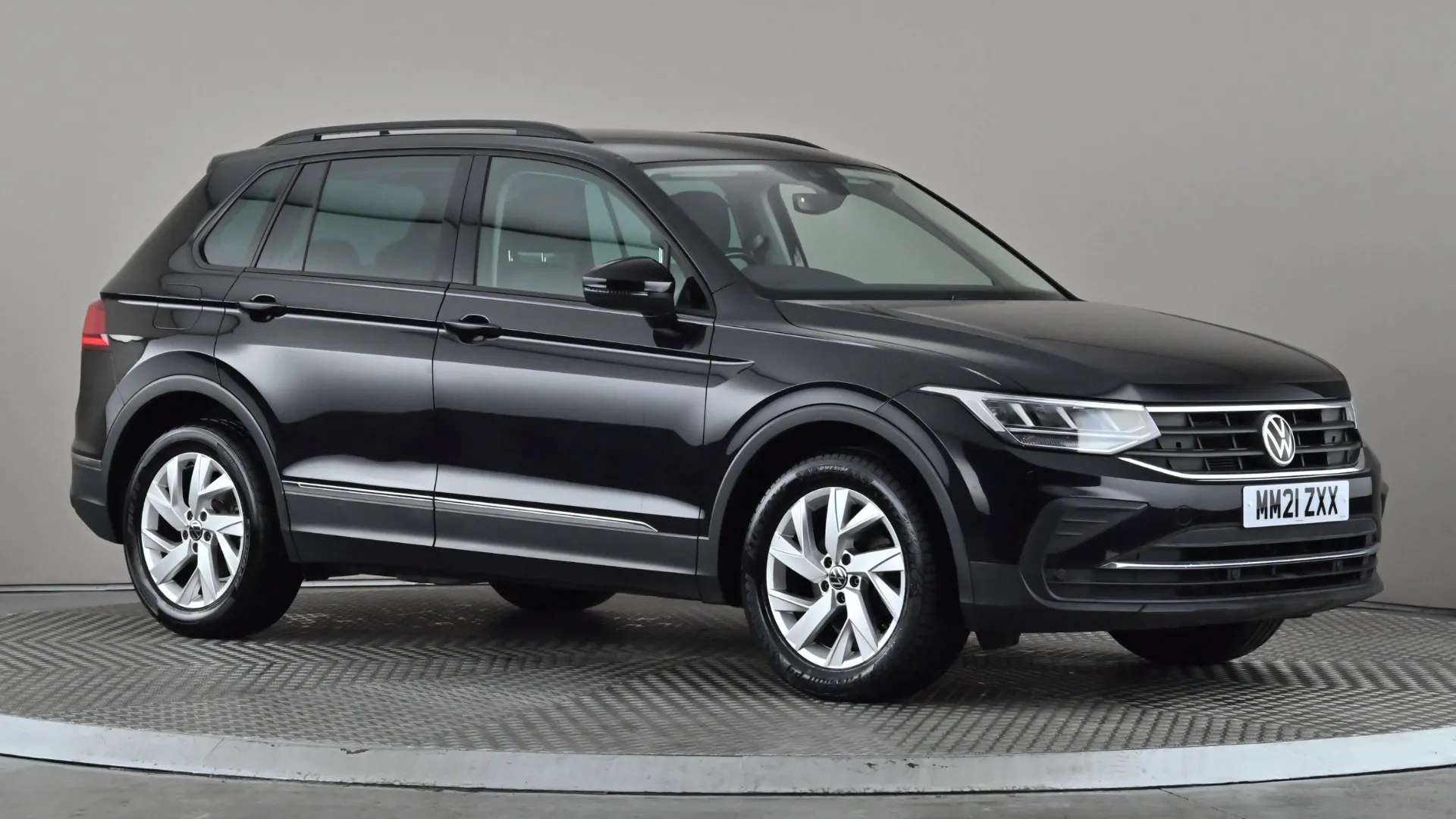 A 2021 VOLKSWAGEN TIGUAN 1.5 TSI 150 Life A 2021 VOLKSWAGEN TIGUAN 1.5 TSI 150 Life
