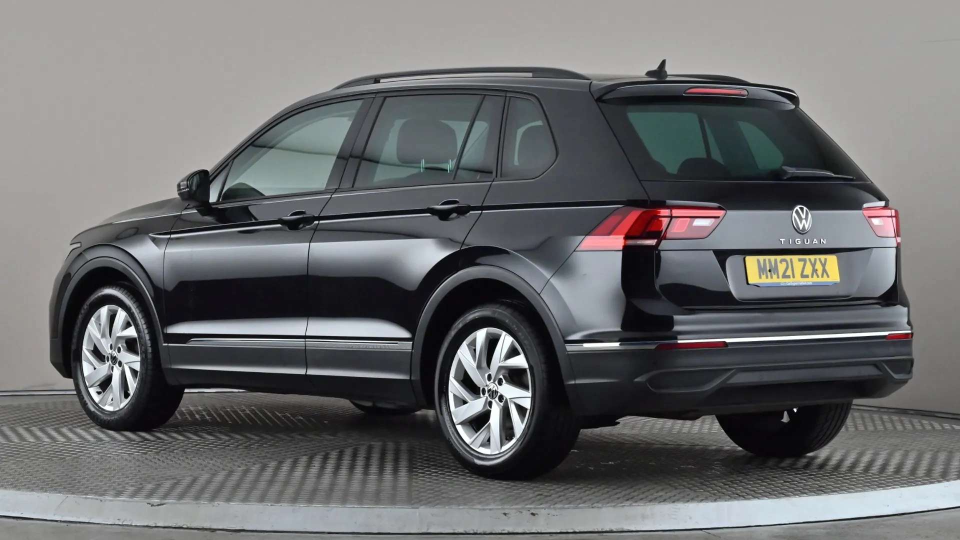A 2021 VOLKSWAGEN TIGUAN 1.5 TSI 150 Life A 2021 VOLKSWAGEN TIGUAN 1.5 TSI 150 Life