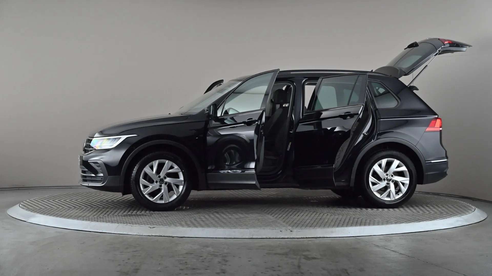 2021 VOLKSWAGEN TIGUAN 2021 VOLKSWAGEN TIGUAN