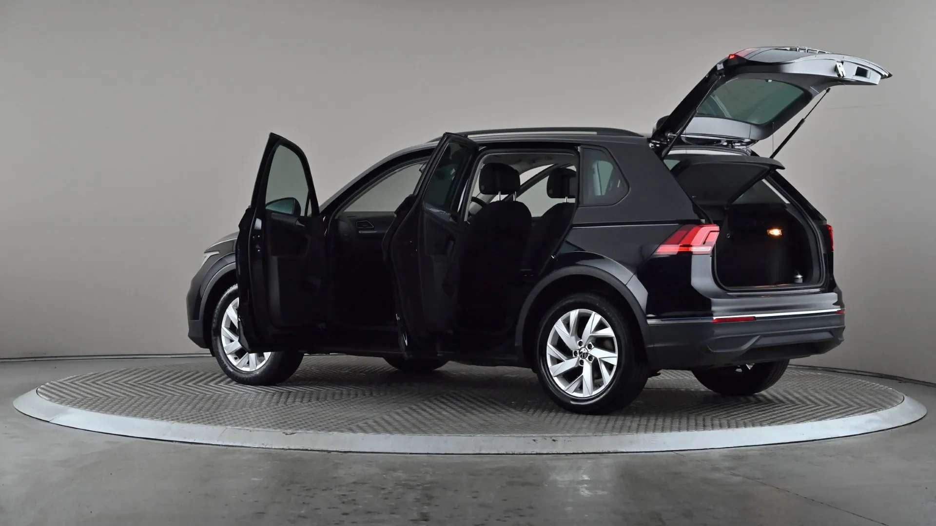 2021 VOLKSWAGEN TIGUAN 2021 VOLKSWAGEN TIGUAN