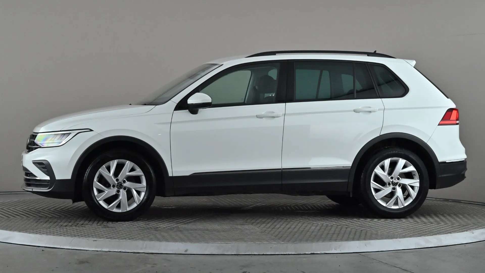 A 2023 VOLKSWAGEN TIGUAN 1.5 TSI 150 Life A 2023 VOLKSWAGEN TIGUAN 1.5 TSI 150 Life