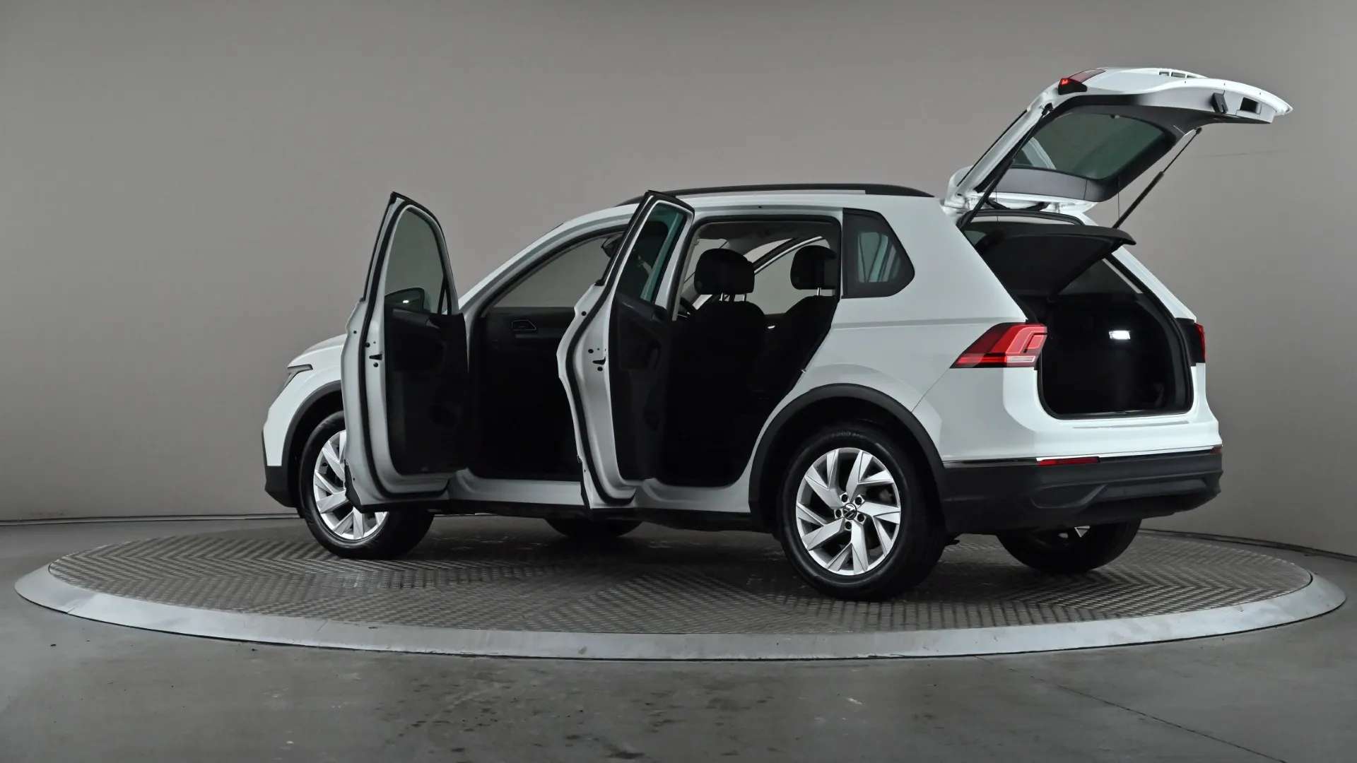 2023 VOLKSWAGEN TIGUAN 2023 VOLKSWAGEN TIGUAN