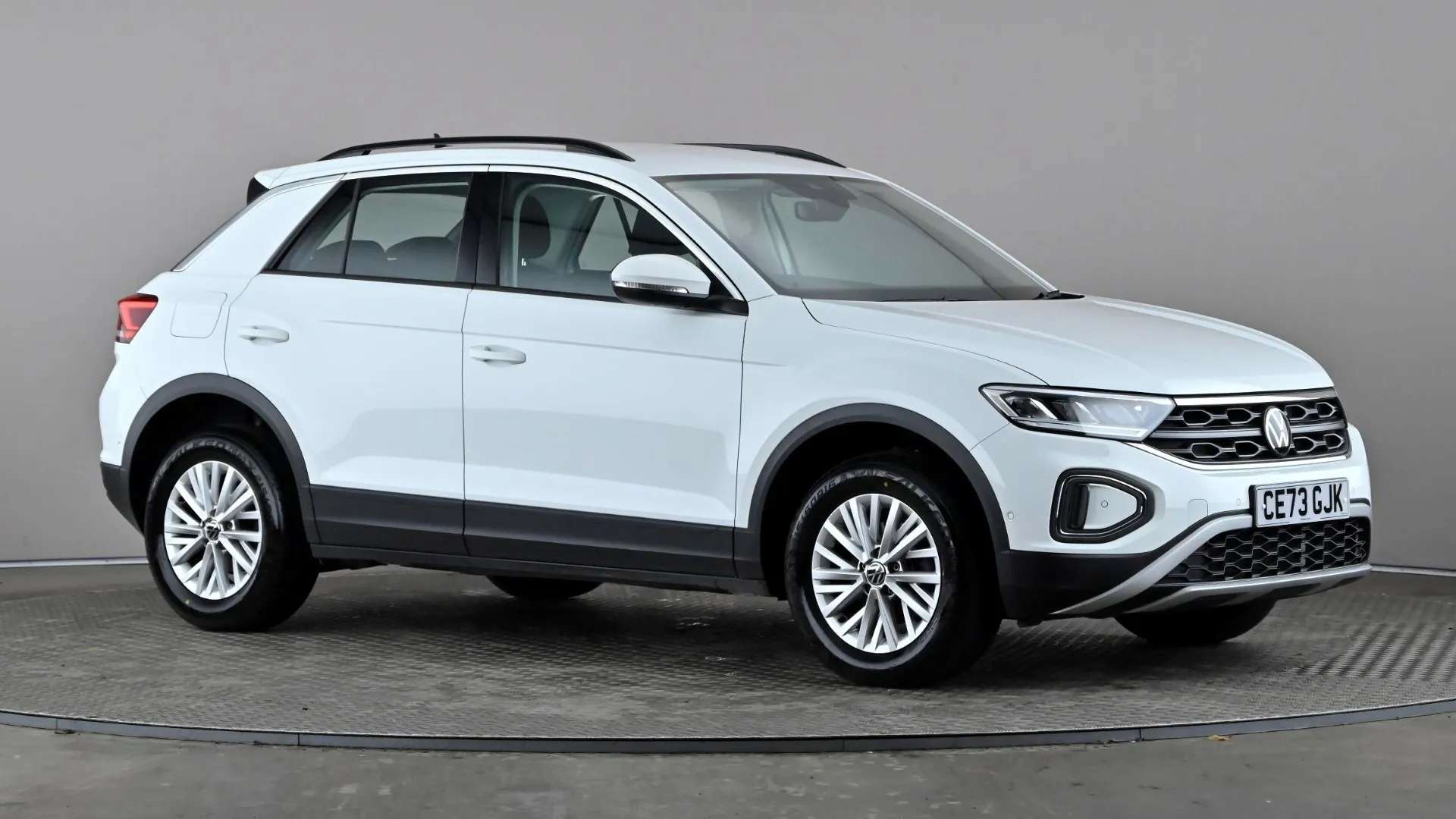 A 2023 VOLKSWAGEN T-ROC 1.5 TSI Life DSG A 2023 VOLKSWAGEN T-ROC 1.5 TSI Life DSG