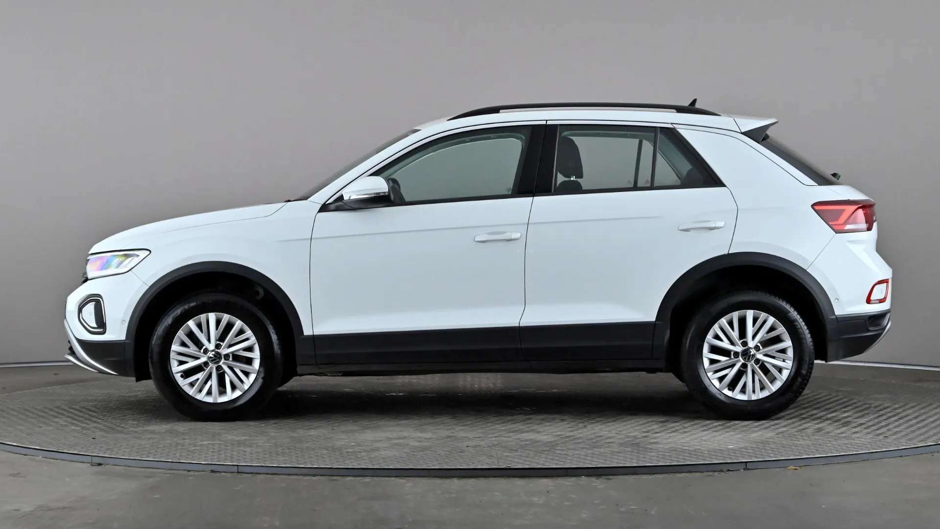 A 2023 VOLKSWAGEN T-ROC 1.5 TSI Life DSG A 2023 VOLKSWAGEN T-ROC 1.5 TSI Life DSG
