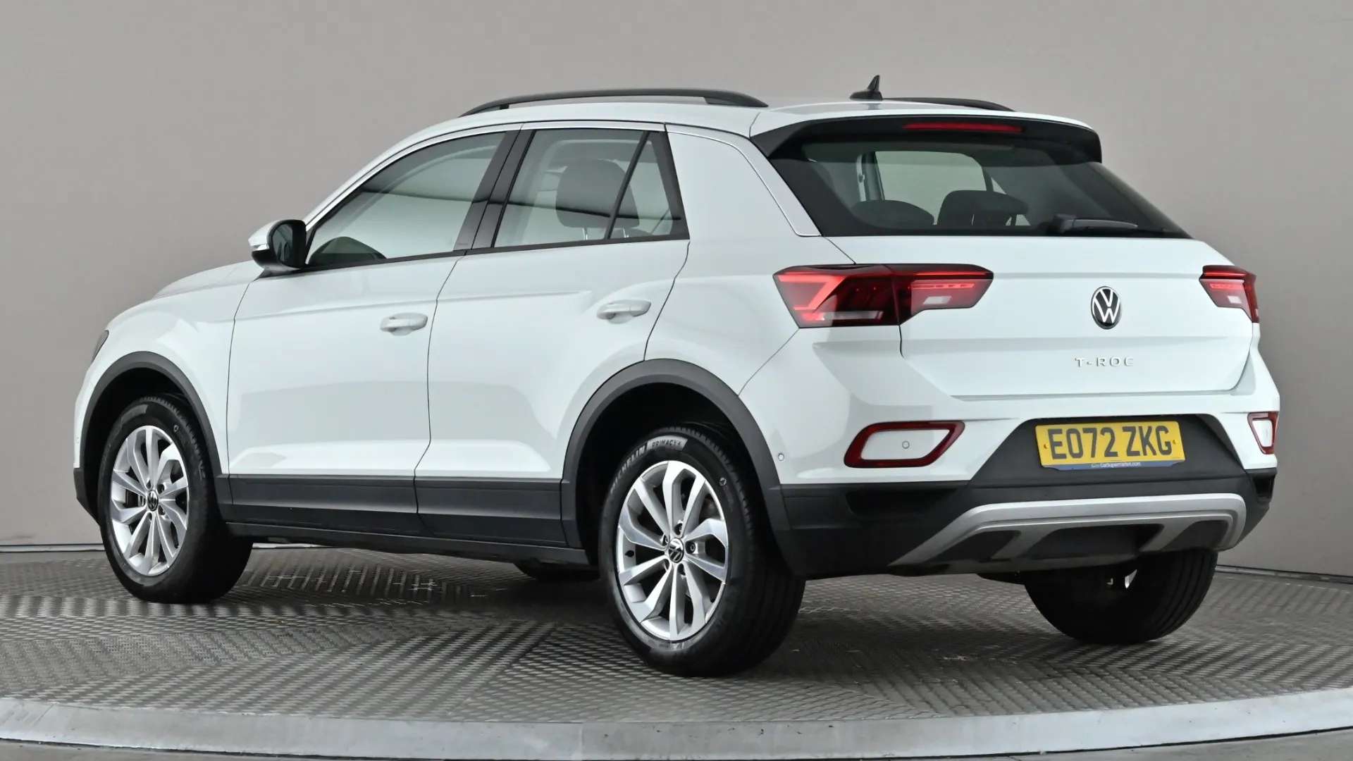 A 2022 VOLKSWAGEN T-ROC 1.5 TSI Life DSG A 2022 VOLKSWAGEN T-ROC 1.5 TSI Life DSG