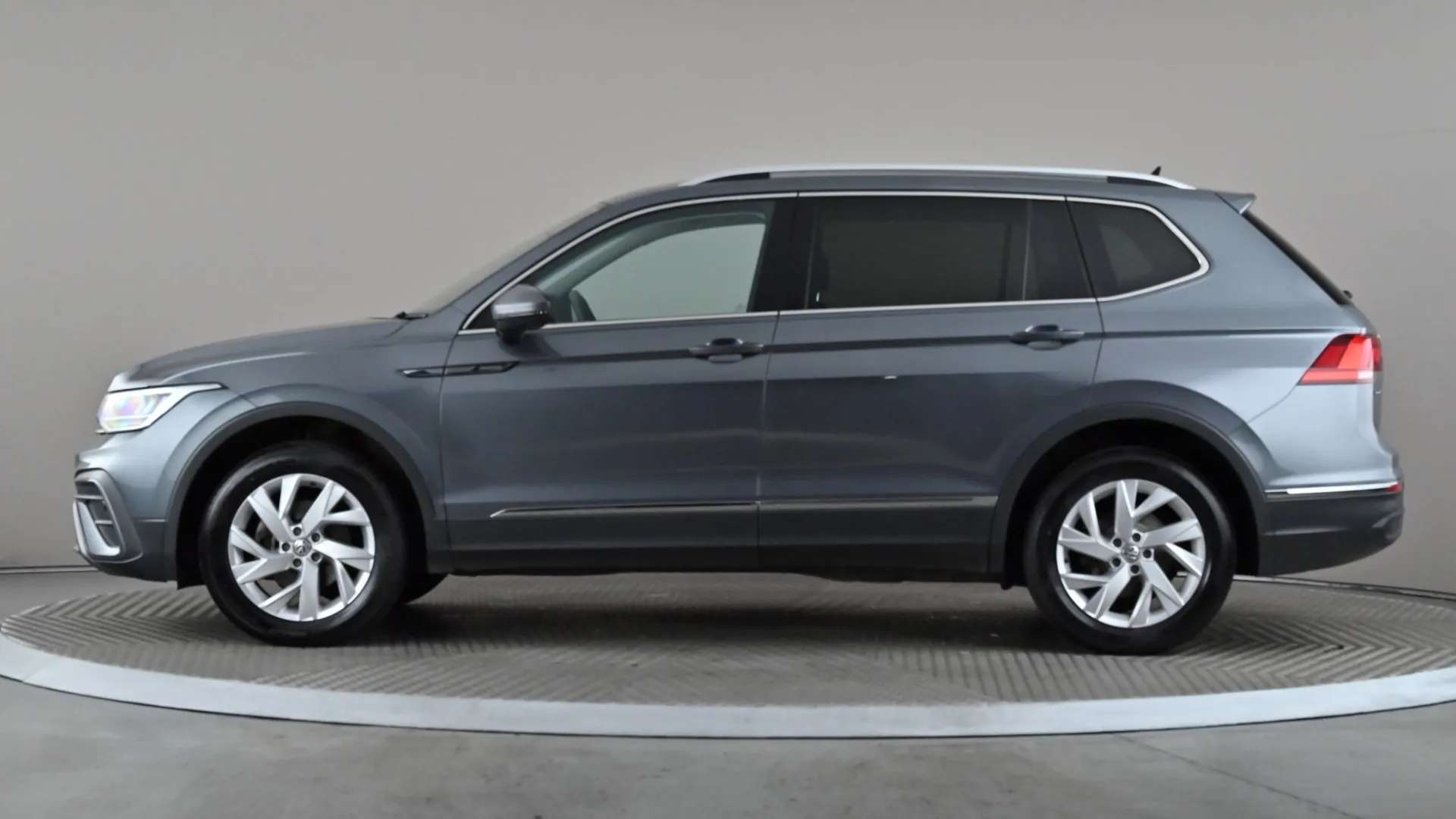 A 2023 VOLKSWAGEN TIGUAN ALLSPACE 1.5 TSI Life DSG A 2023 VOLKSWAGEN TIGUAN ALLSPACE 1.5 TSI Life DSG