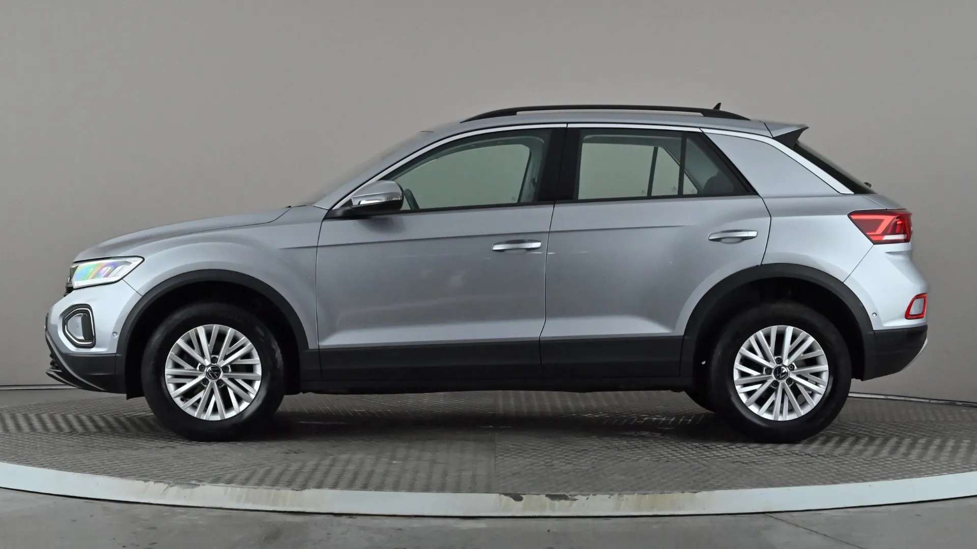 A 2023 VOLKSWAGEN T-ROC 1.5 TSI Life DSG A 2023 VOLKSWAGEN T-ROC 1.5 TSI Life DSG