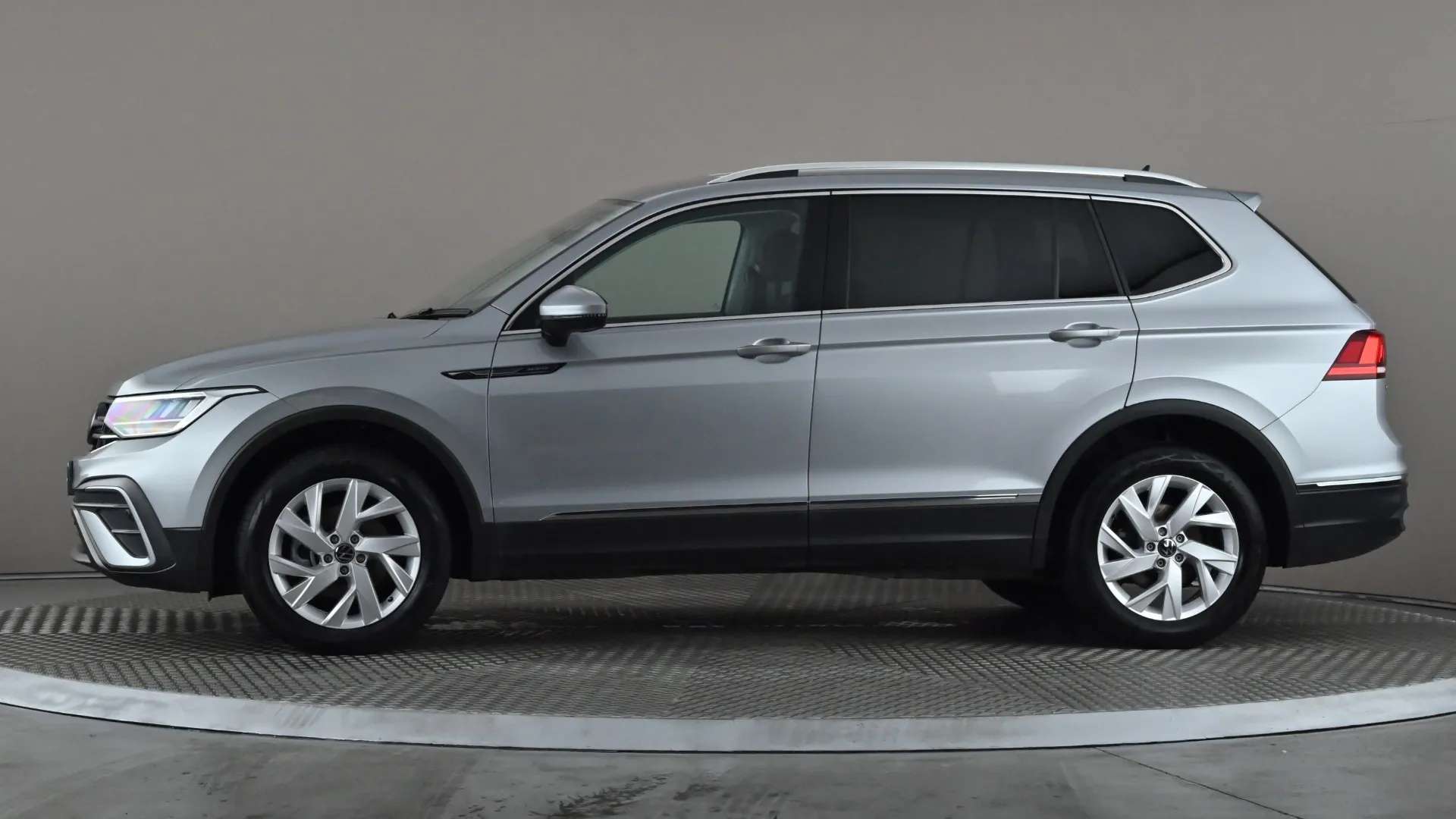 A 2025 VOLKSWAGEN TIGUAN ALLSPACE 1.5 TSI Life DSG A 2025 VOLKSWAGEN TIGUAN ALLSPACE 1.5 TSI Life DSG