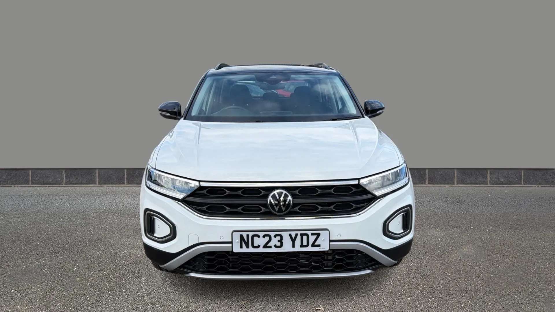 A 2023 VOLKSWAGEN T-ROC 1.5 TSI Life DSG A 2023 VOLKSWAGEN T-ROC 1.5 TSI Life DSG