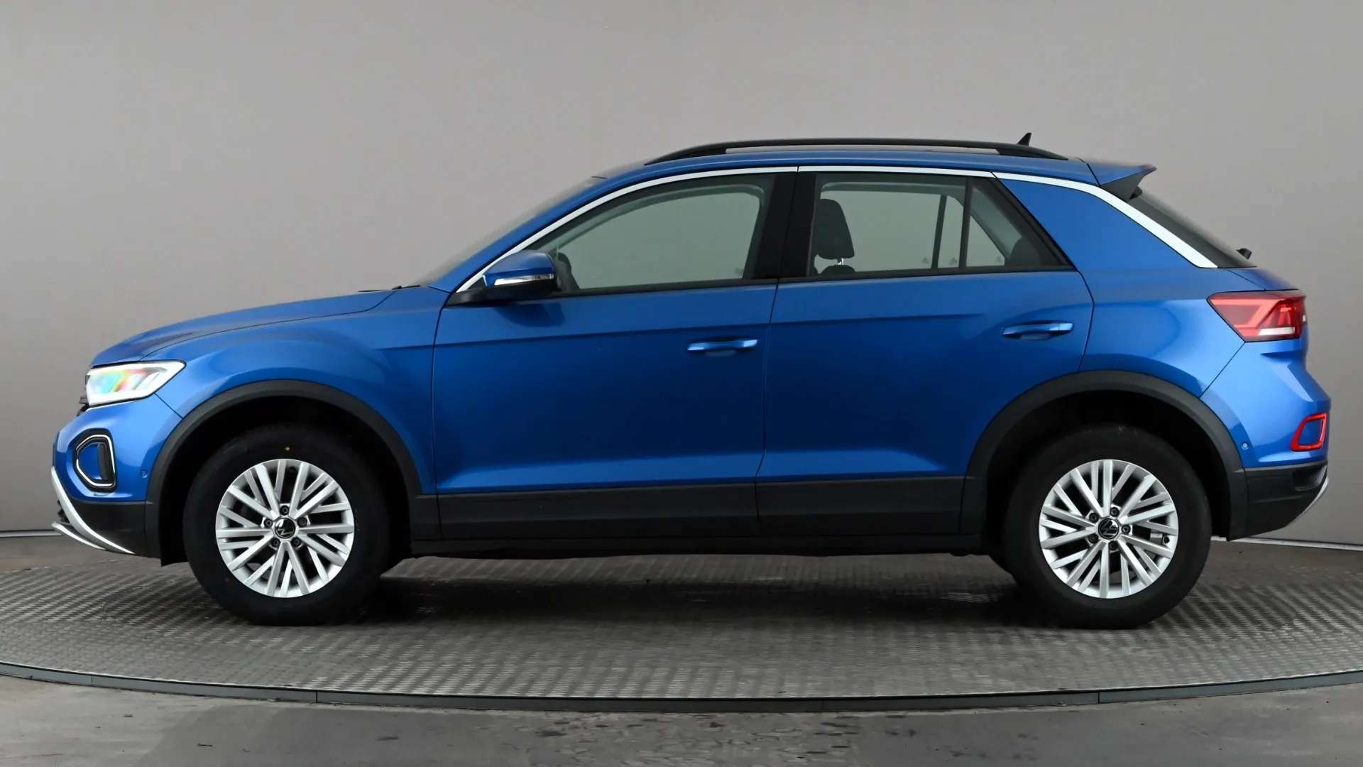 A 2023 VOLKSWAGEN T-ROC 1.5 TSI Life DSG A 2023 VOLKSWAGEN T-ROC 1.5 TSI Life DSG