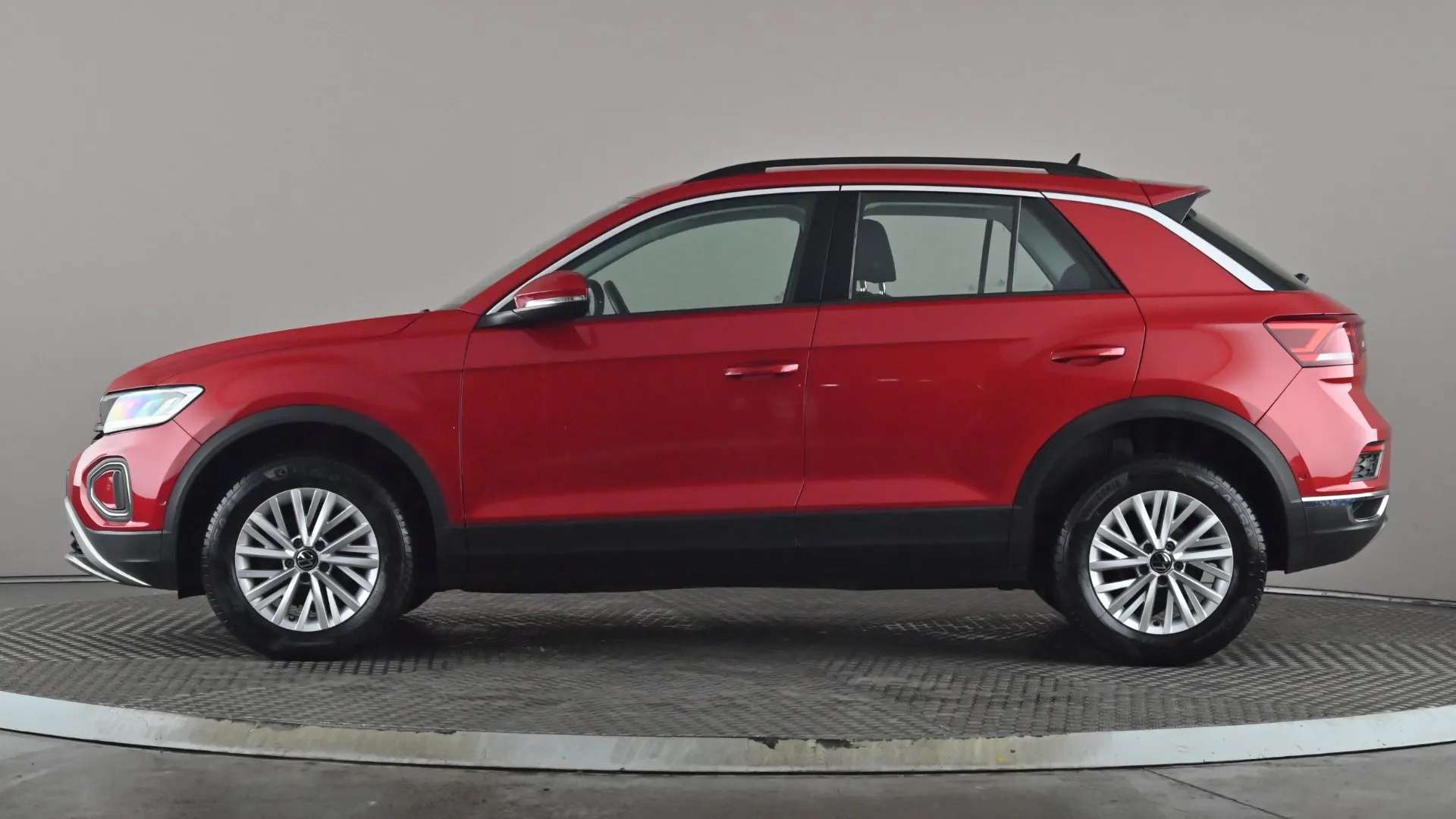 A 2023 VOLKSWAGEN T-ROC 1.5 TSI Life DSG A 2023 VOLKSWAGEN T-ROC 1.5 TSI Life DSG