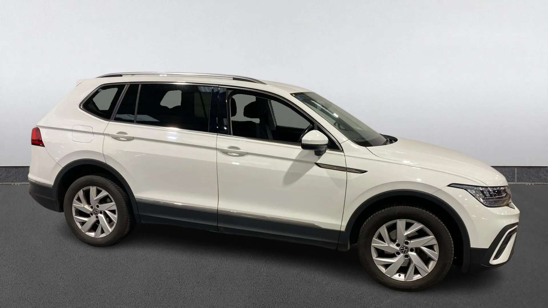 A 2022 VOLKSWAGEN TIGUAN ALLSPACE 1.5 TSI Life DSG A 2022 VOLKSWAGEN TIGUAN ALLSPACE 1.5 TSI Life DSG