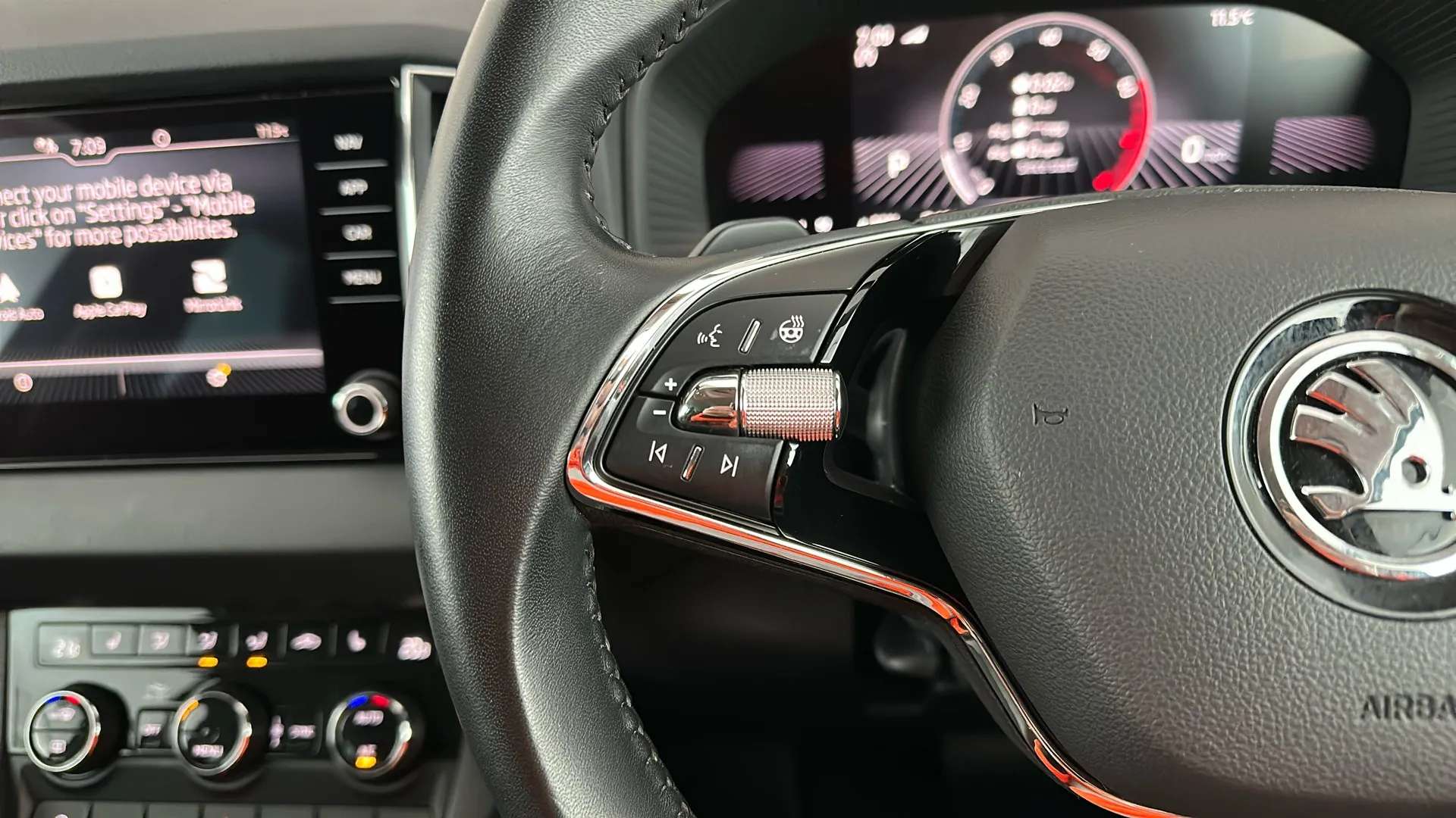 2023 SKODA KAROQ 2023 SKODA KAROQ