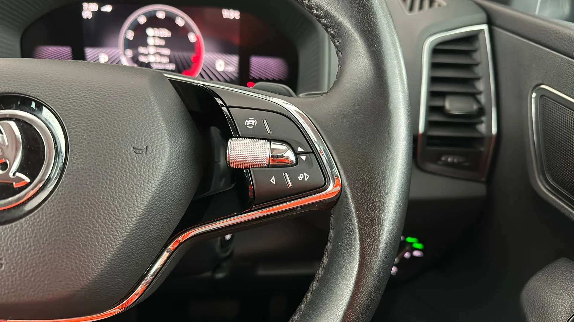 2023 SKODA KAROQ 2023 SKODA KAROQ