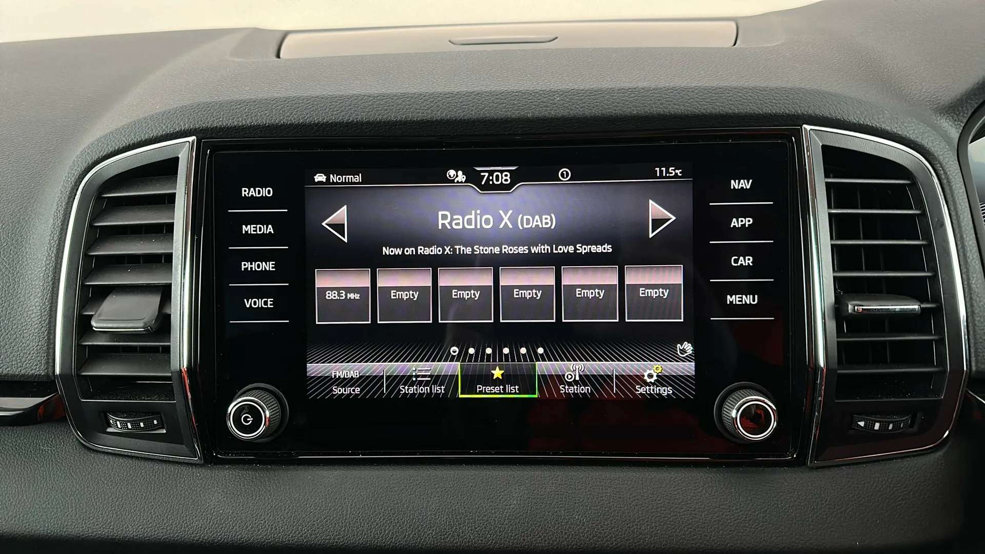 2023 SKODA KAROQ 2023 SKODA KAROQ