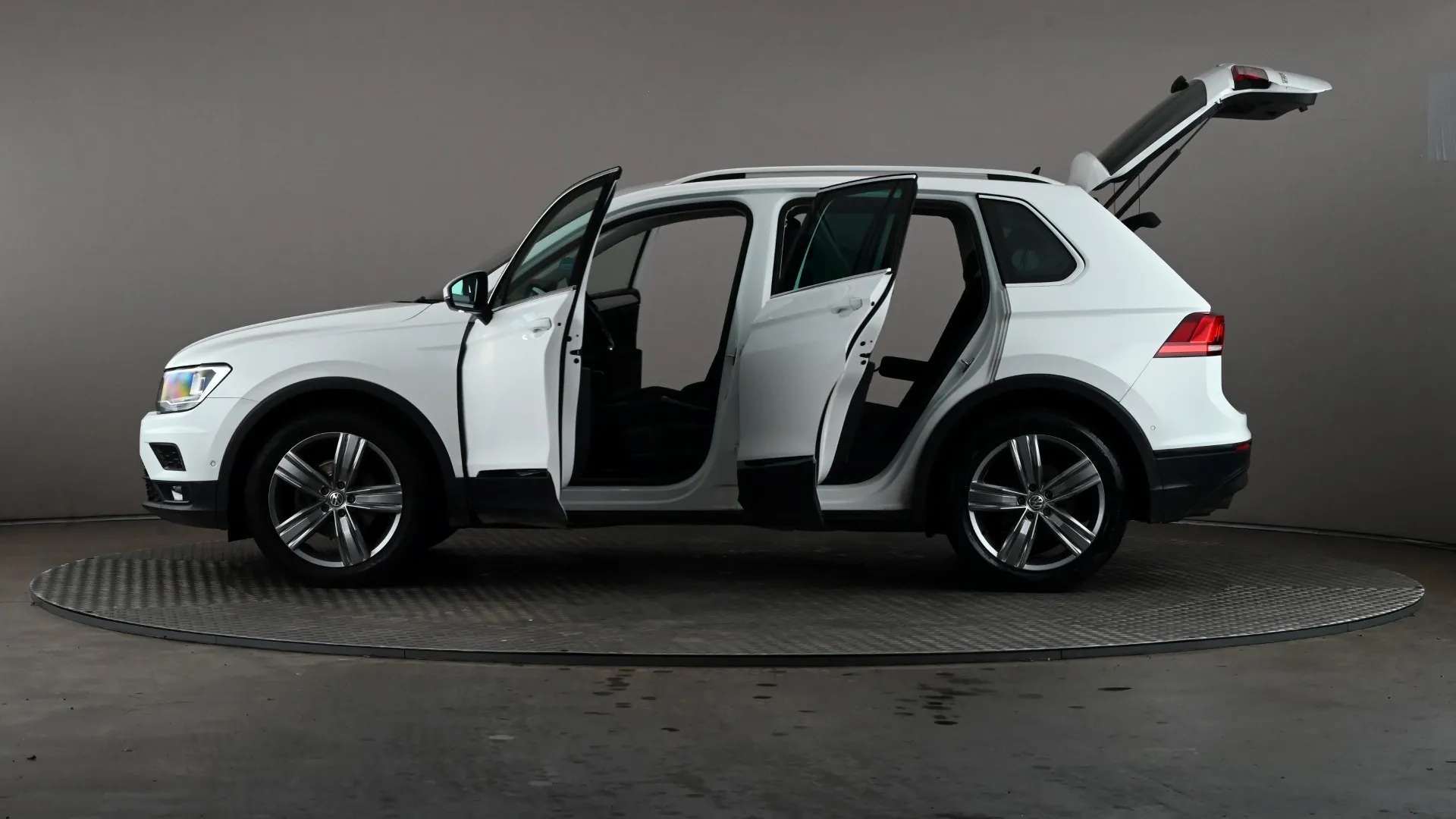 2019 VOLKSWAGEN TIGUAN 2019 VOLKSWAGEN TIGUAN