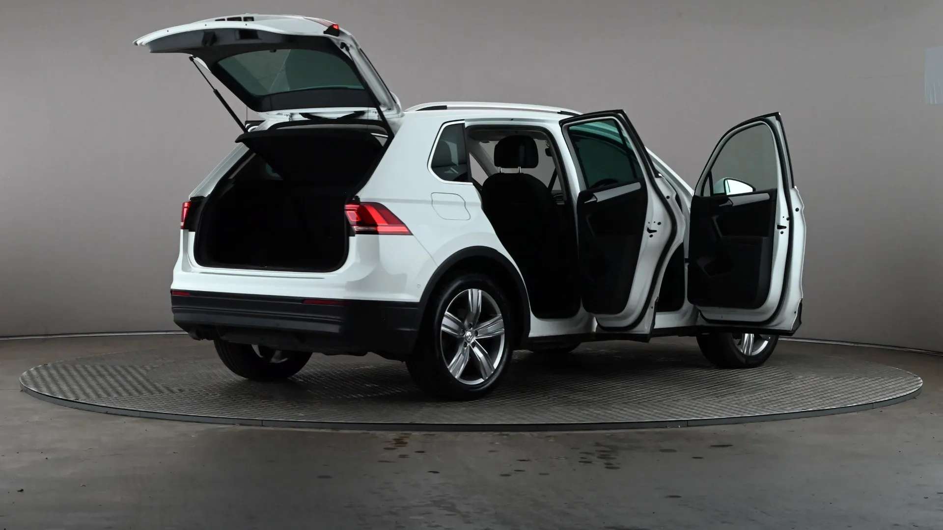 2019 VOLKSWAGEN TIGUAN 2019 VOLKSWAGEN TIGUAN