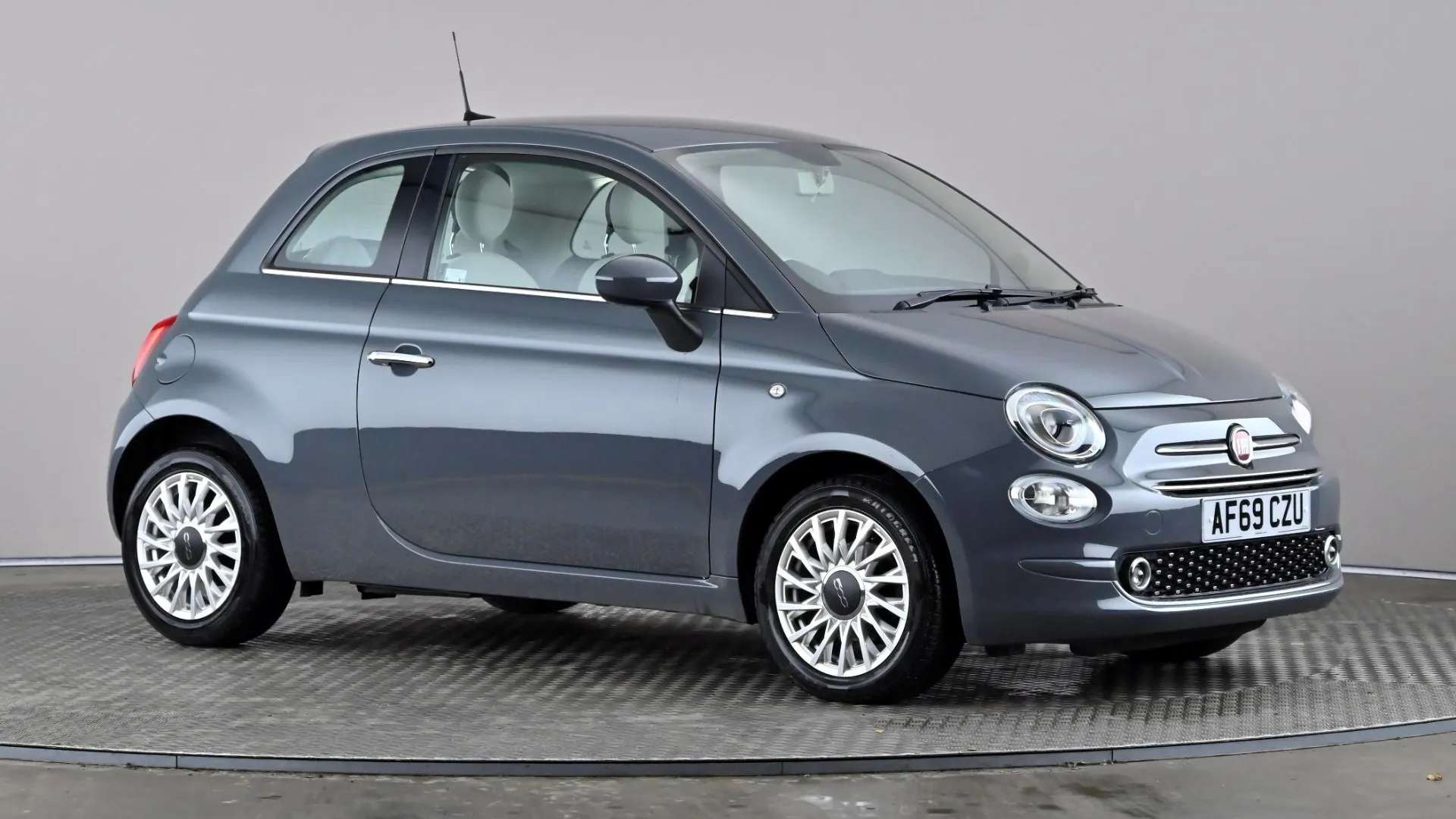 A 2019 FIAT 500 1.2 Lounge A 2019 FIAT 500 1.2 Lounge