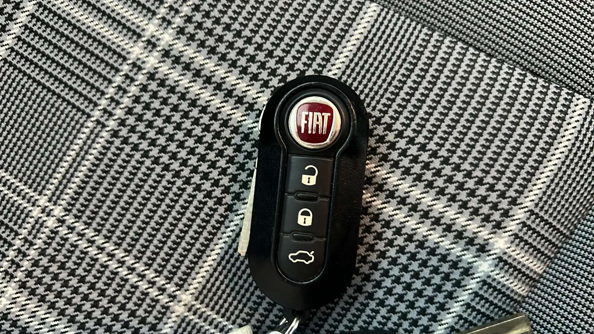 2019 FIAT 500 2019 FIAT 500